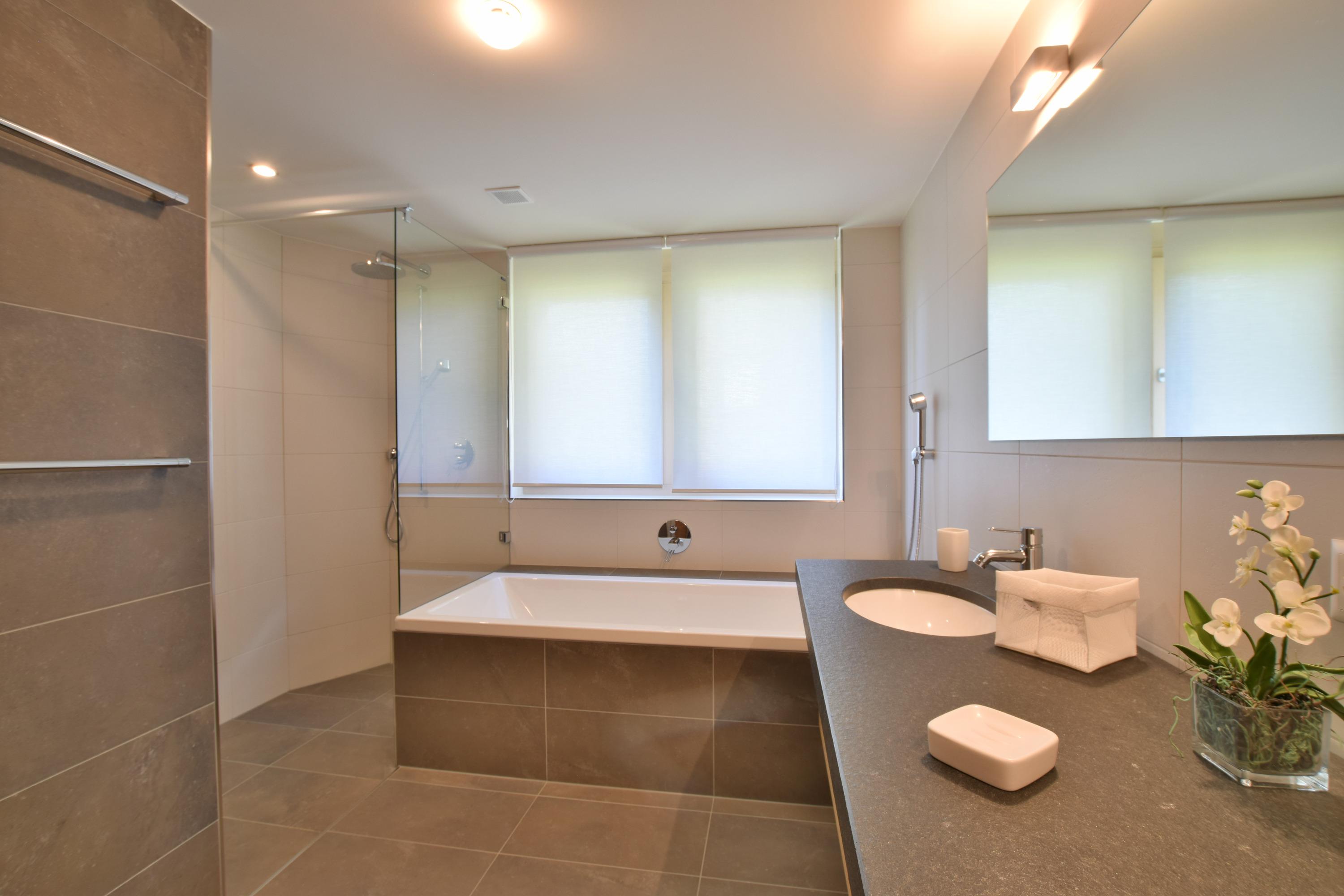 RoyalB26_8 RoyalB26_8