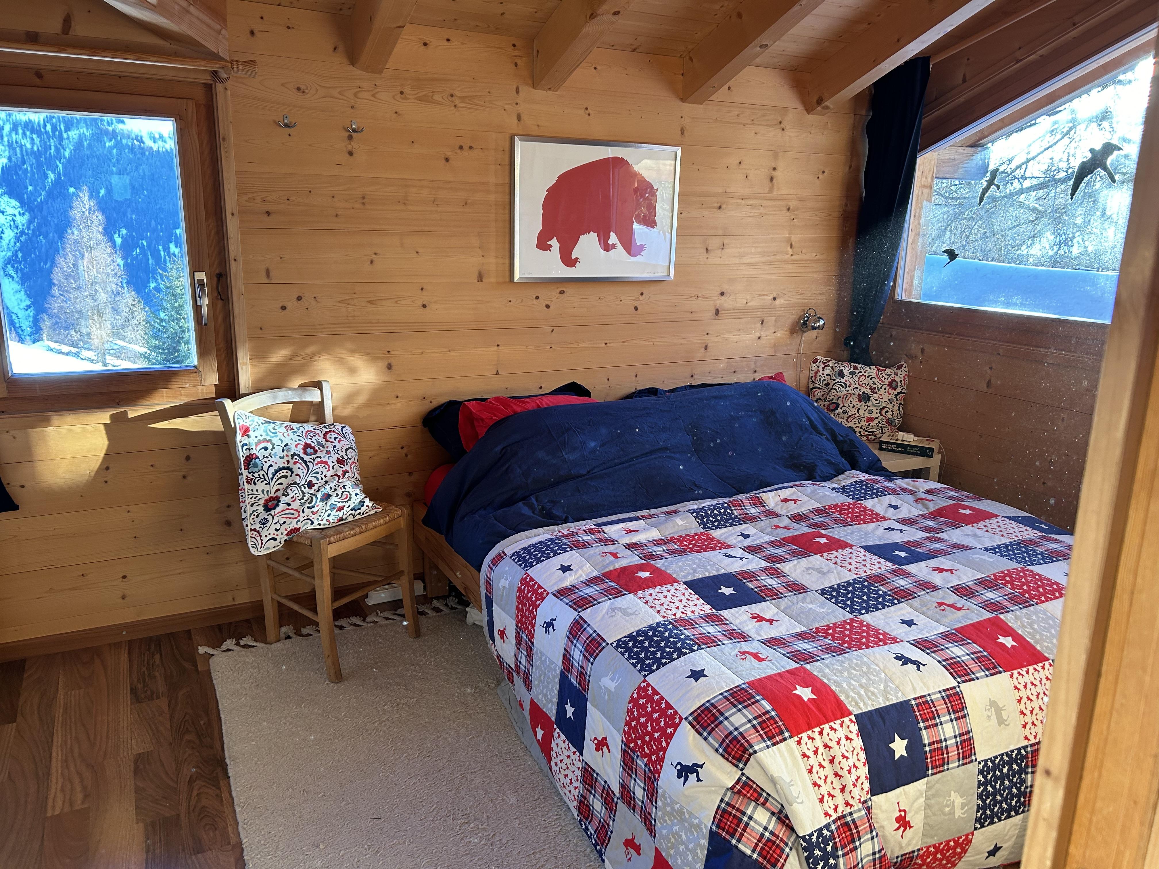 Zimmer 4 / Master bedroom mit Dusche und Wasbecken Zimmer 4 / Master bedroom mit Dusche und Wasbecken