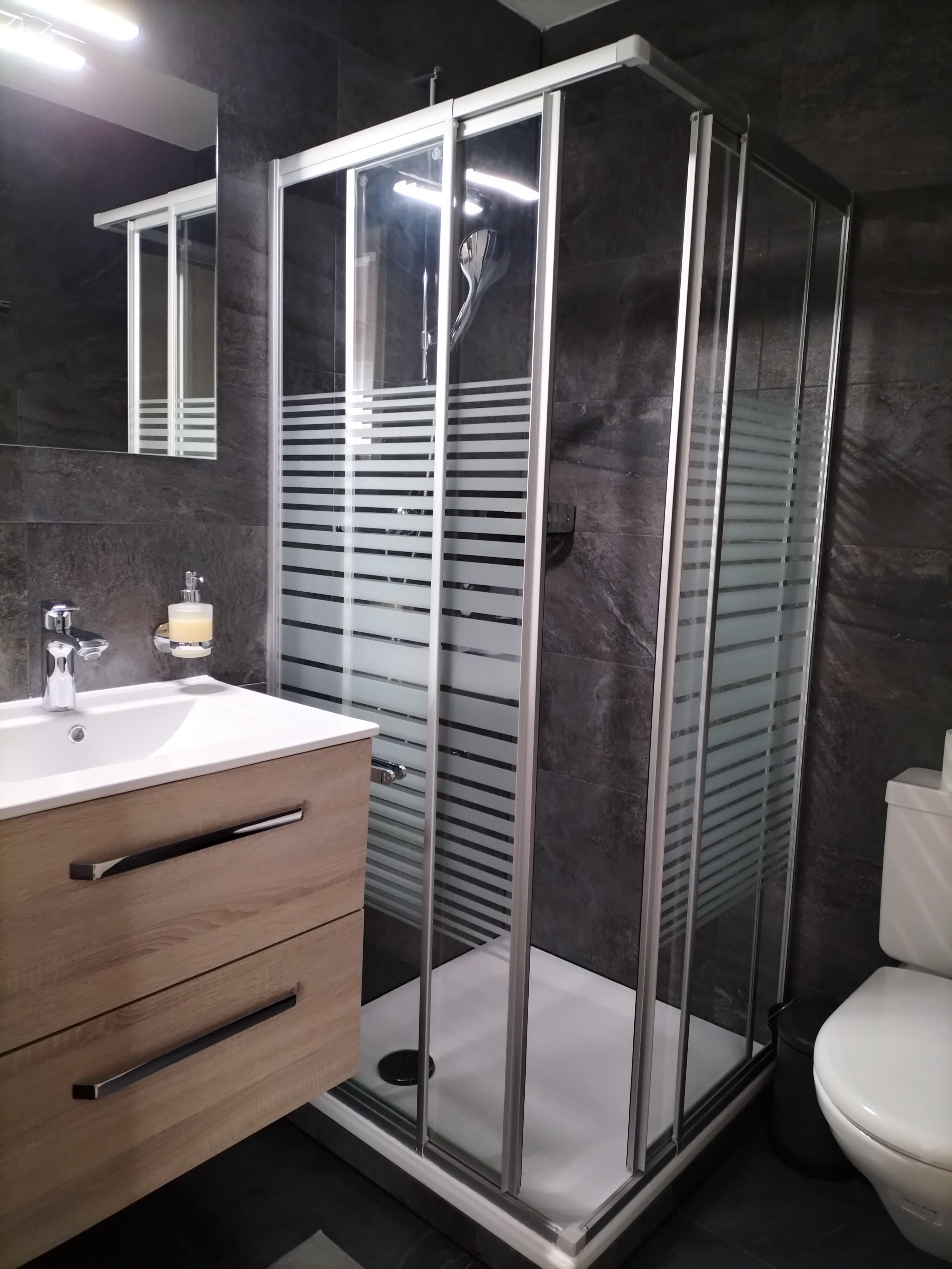 Majesta 118_dusche-WC Majesta 118_dusche-WC