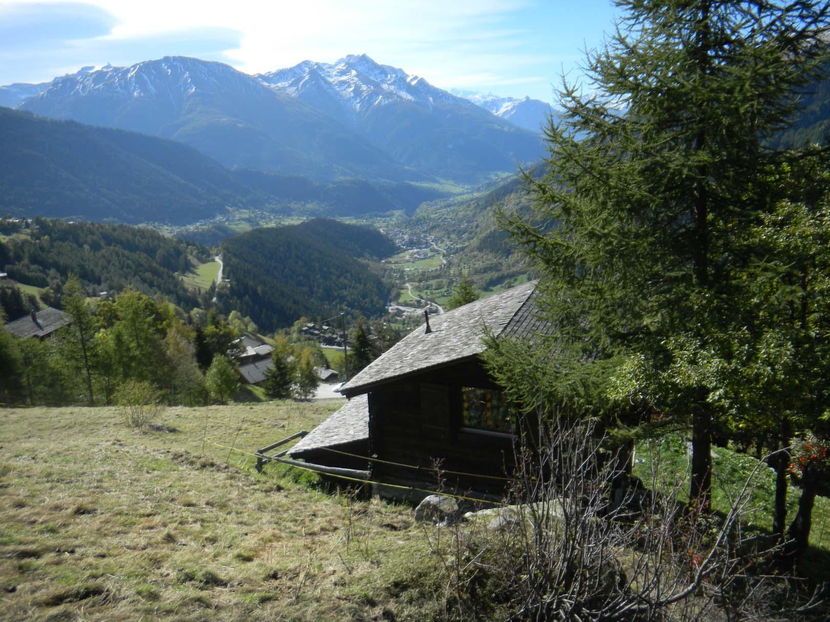 Aussicht ins Rohnetal im Sommer Aussicht ins Rohnetal im Sommer