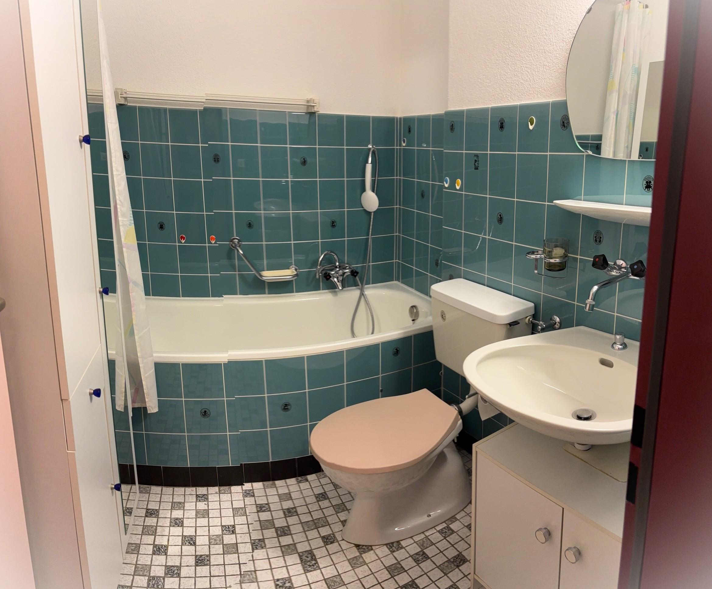 Siesta_12+13_Leukerbad_Badzimmer Siesta_12+13_Leukerbad_Badzimmer