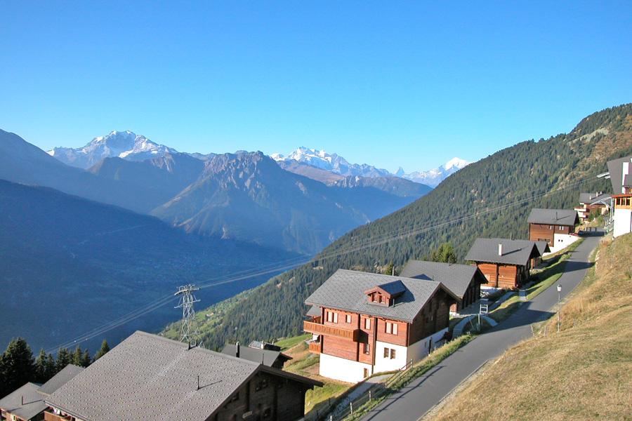 Emilio 1.Stock West - Ausblick Süd-/Westbalkon Emilio 1.Stock West - Ausblick Süd-/Westbalkon