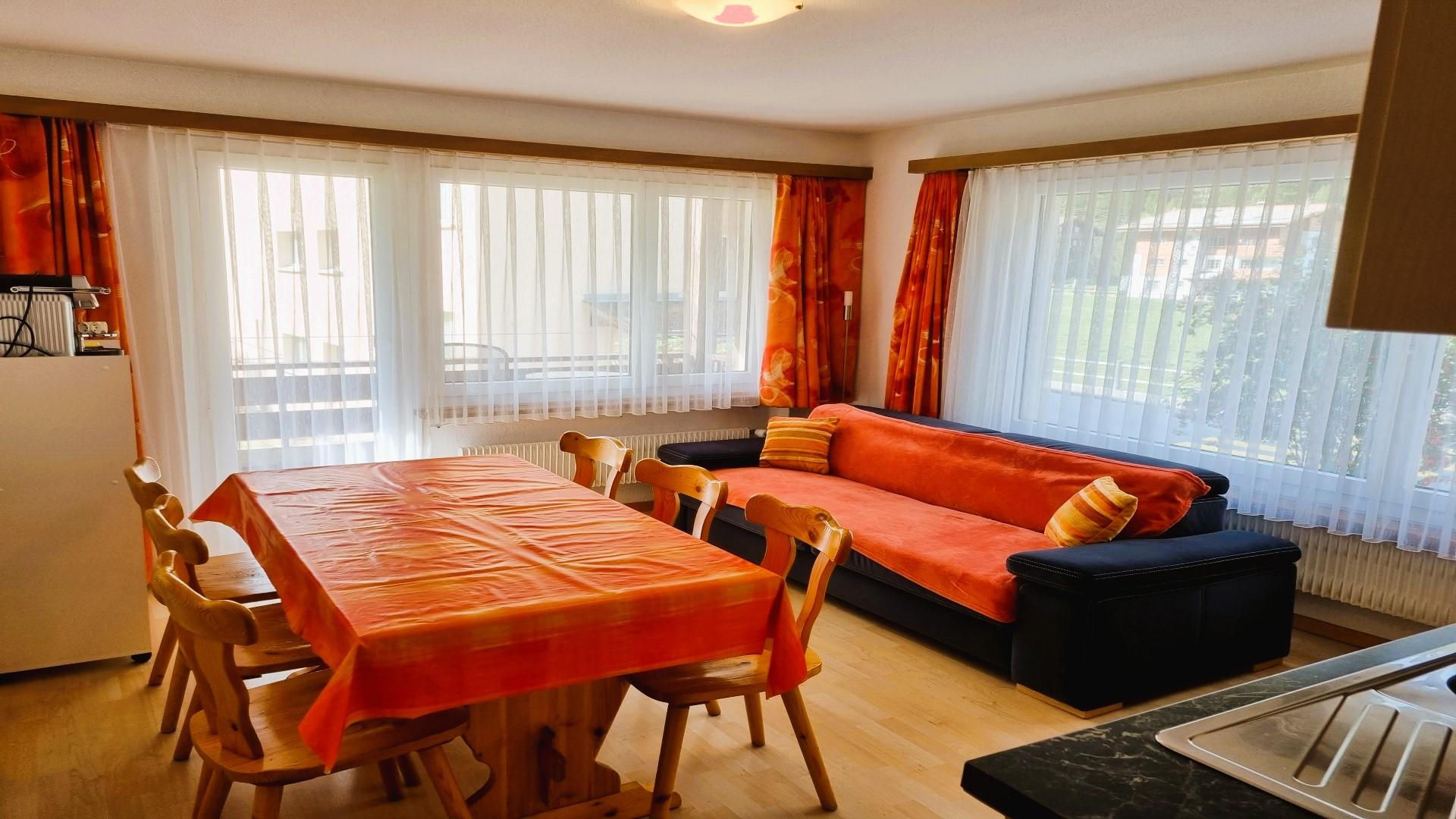 Wohnzimmer / Esszimmer / Küche Wohnzimmer / Esszimmer / Küche