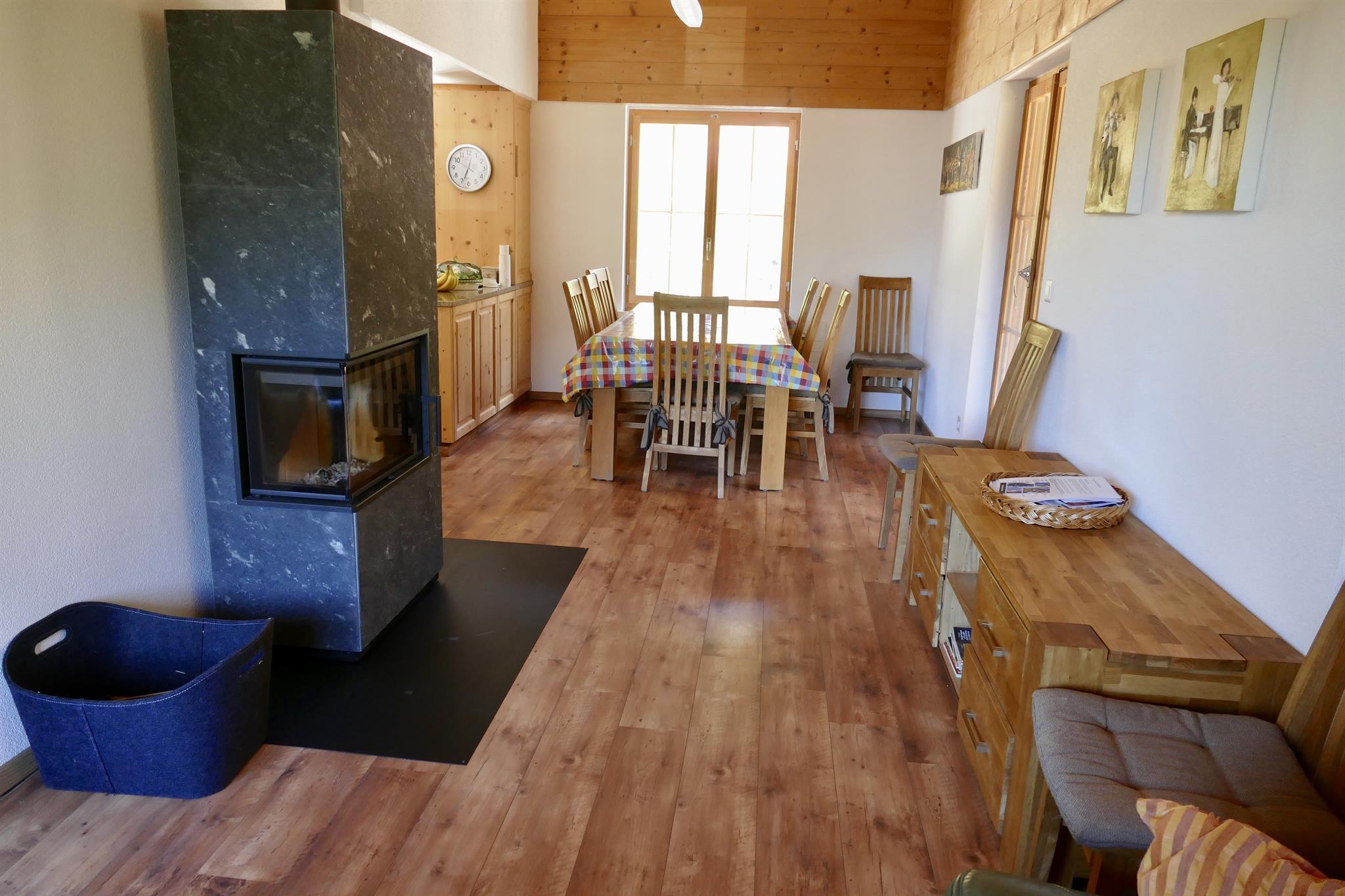 Speicher-Cheminée im Wohn-/Essbereich Speicher-Cheminée im Wohn-/Essbereich