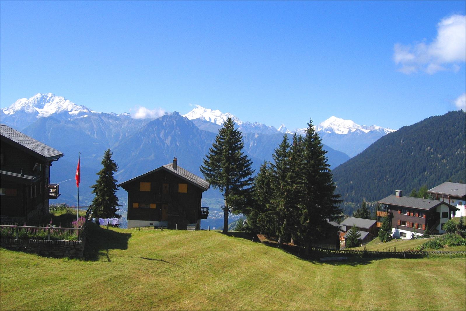 Wilhelm Tell OG Ost - Ausblick Südbalkon Wilhelm Tell OG Ost - Ausblick Südbalkon