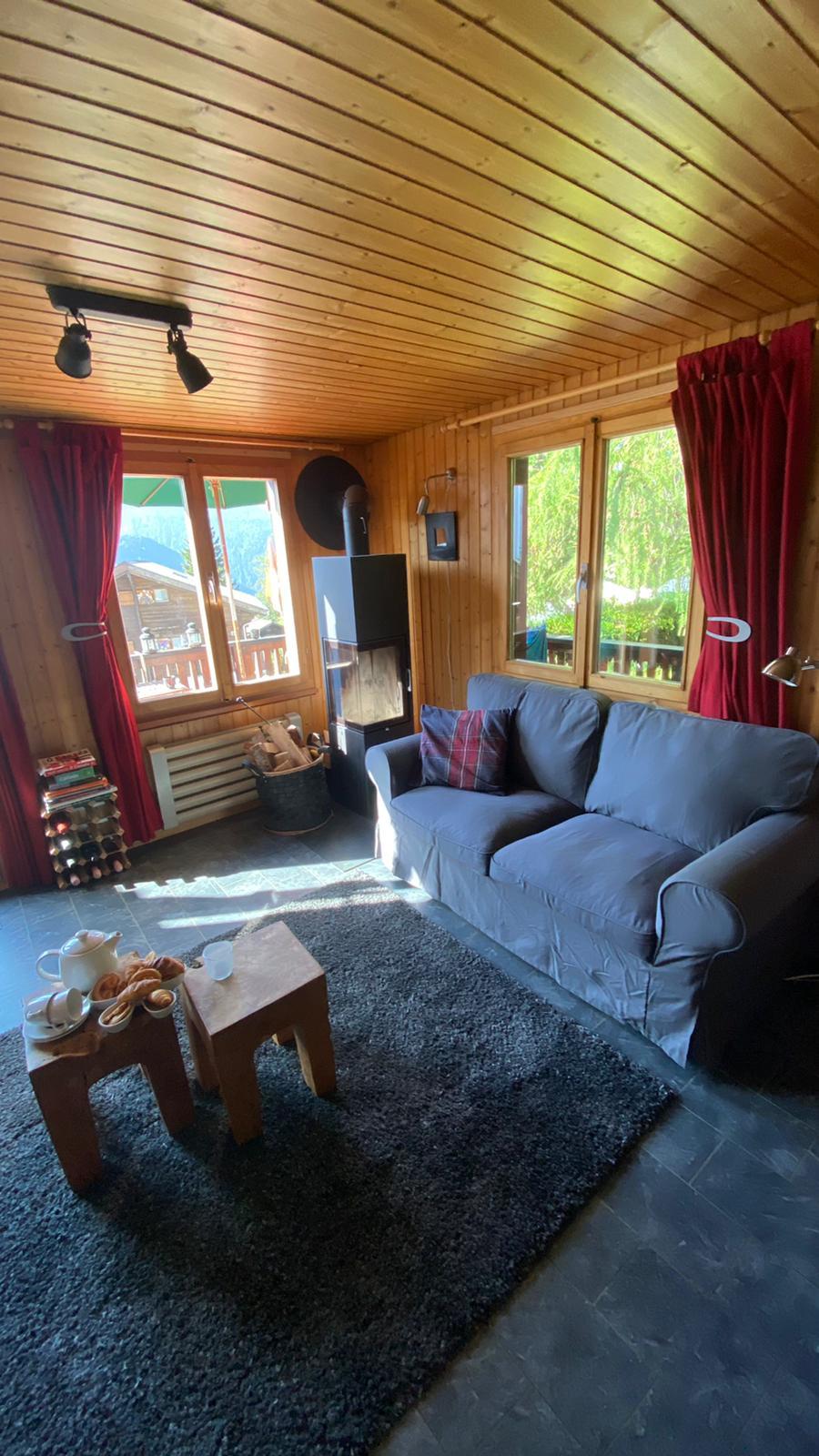 Wohnzimmer und Herd Wohnzimmer und Herd