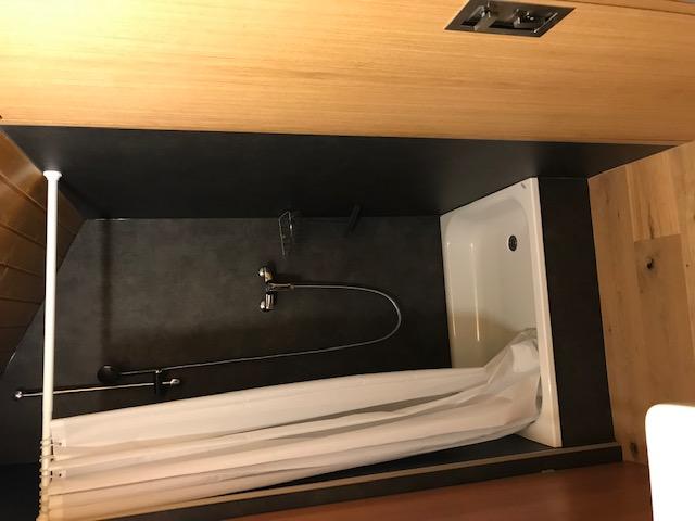 Holiday105_dusche-WC_a Holiday105_dusche-WC_a