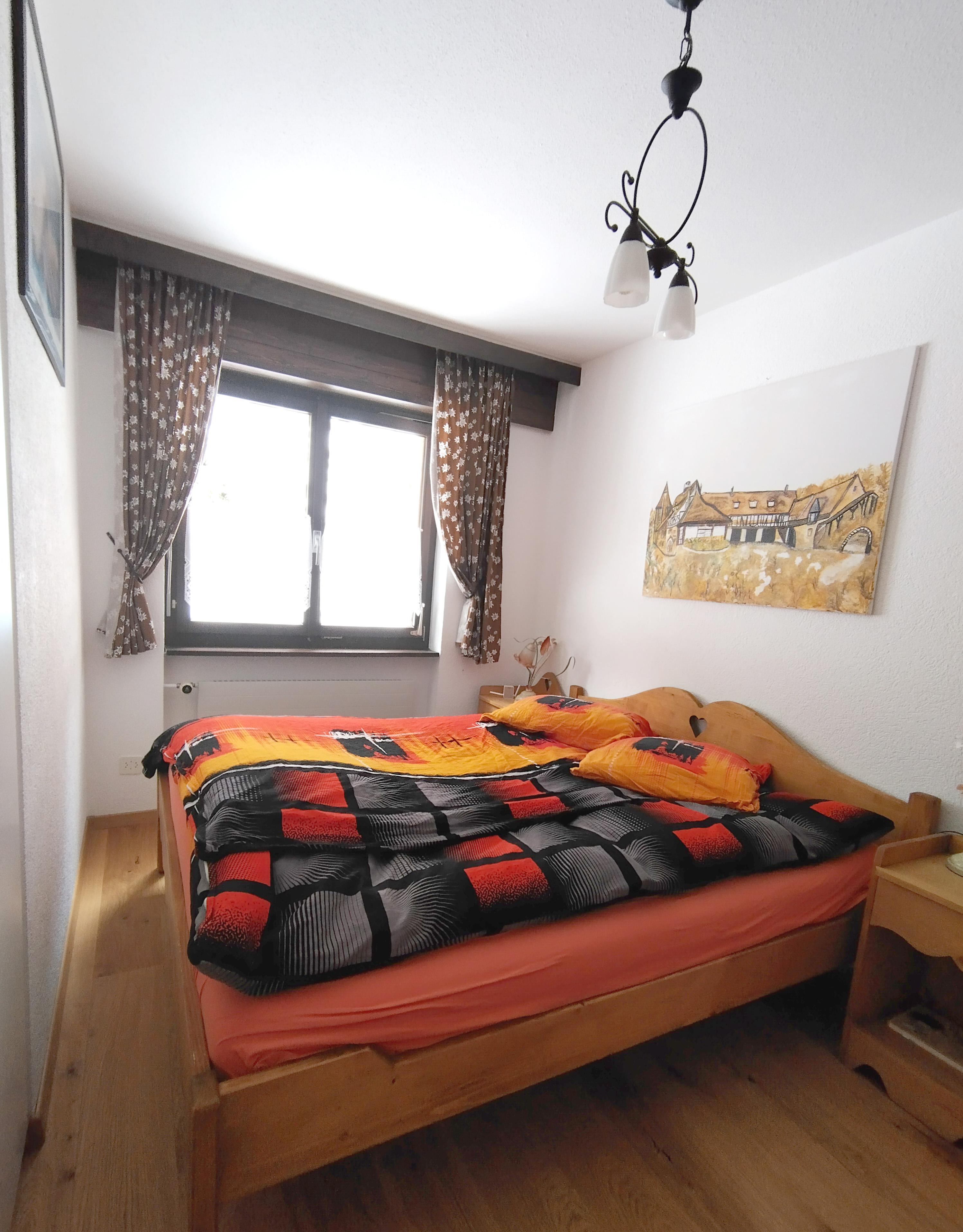 Lärchenwald 1708_schlafen_1a Lärchenwald 1708_schlafen_1a