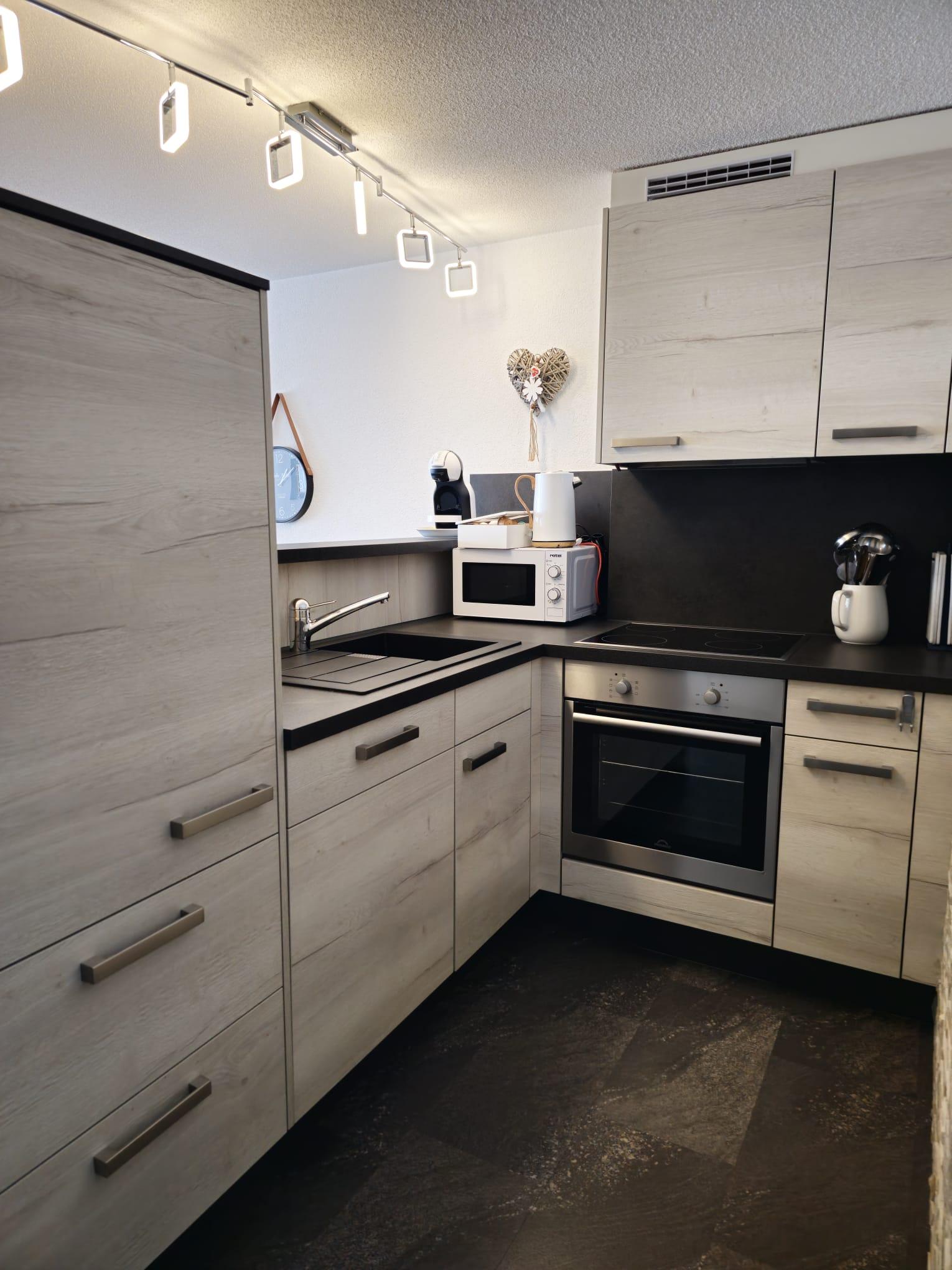 Domino 24_küche_b Domino 24_küche_b