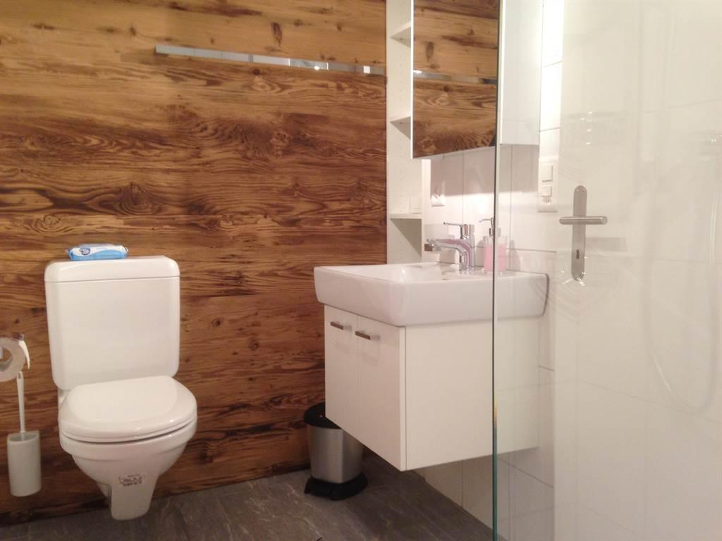 Badezimmer EG Spycherli Riederalp Badezimmer EG Spycherli Riederalp