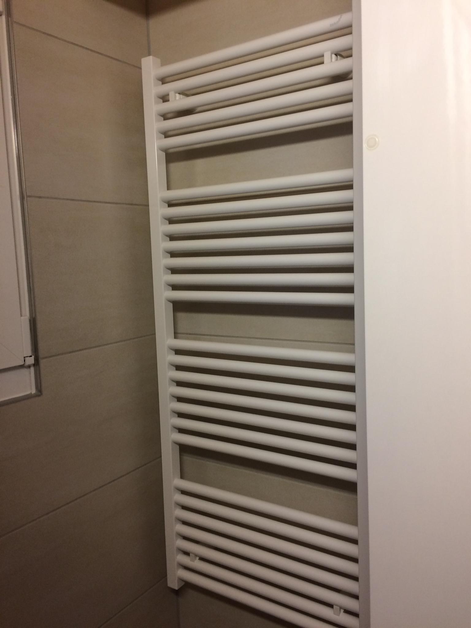 Bad Handtuchradiator (neu 2019) Bad Handtuchradiator (neu 2019)