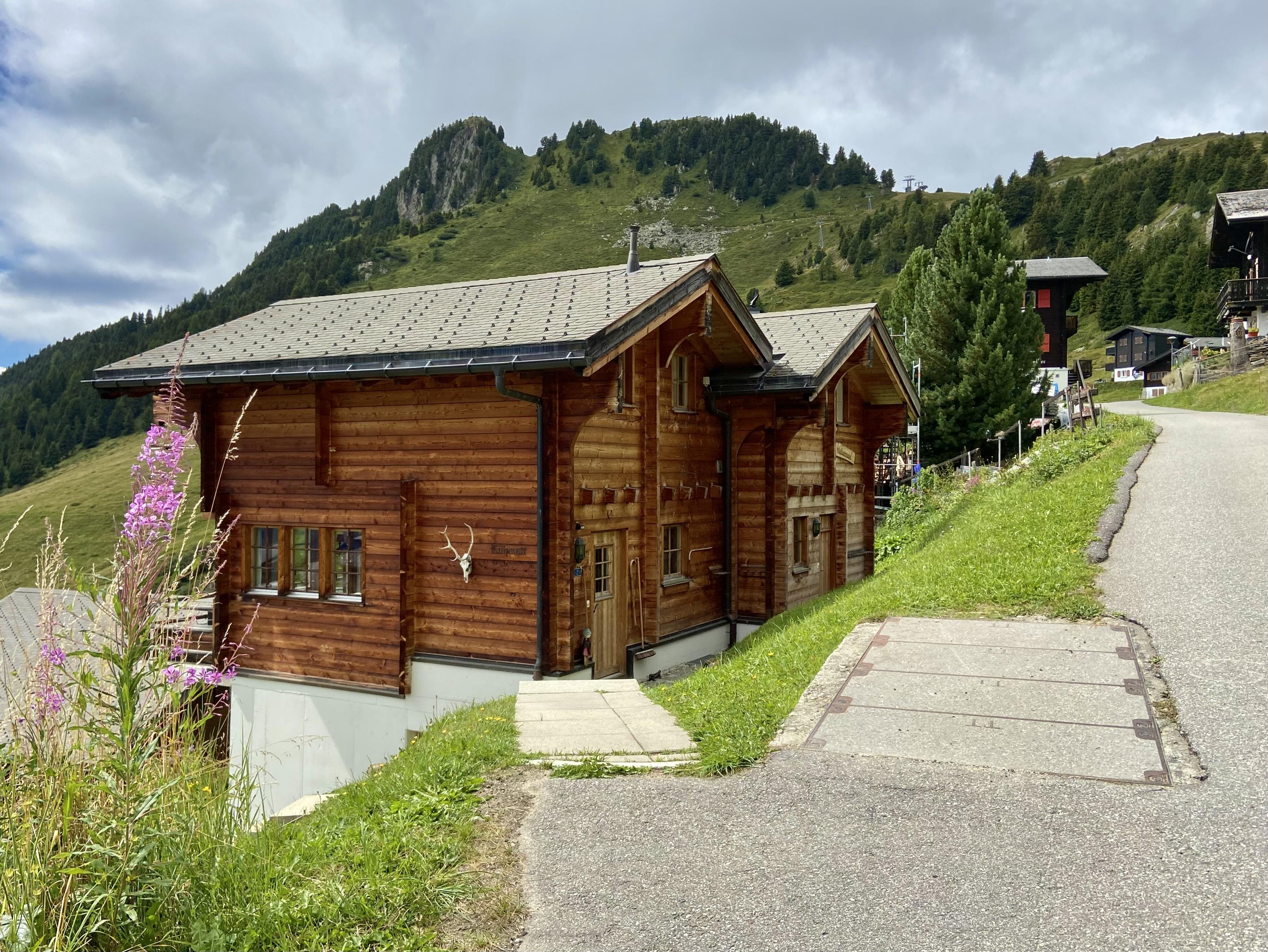 Chalet mit Riederhornweg Chalet mit Riederhornweg
