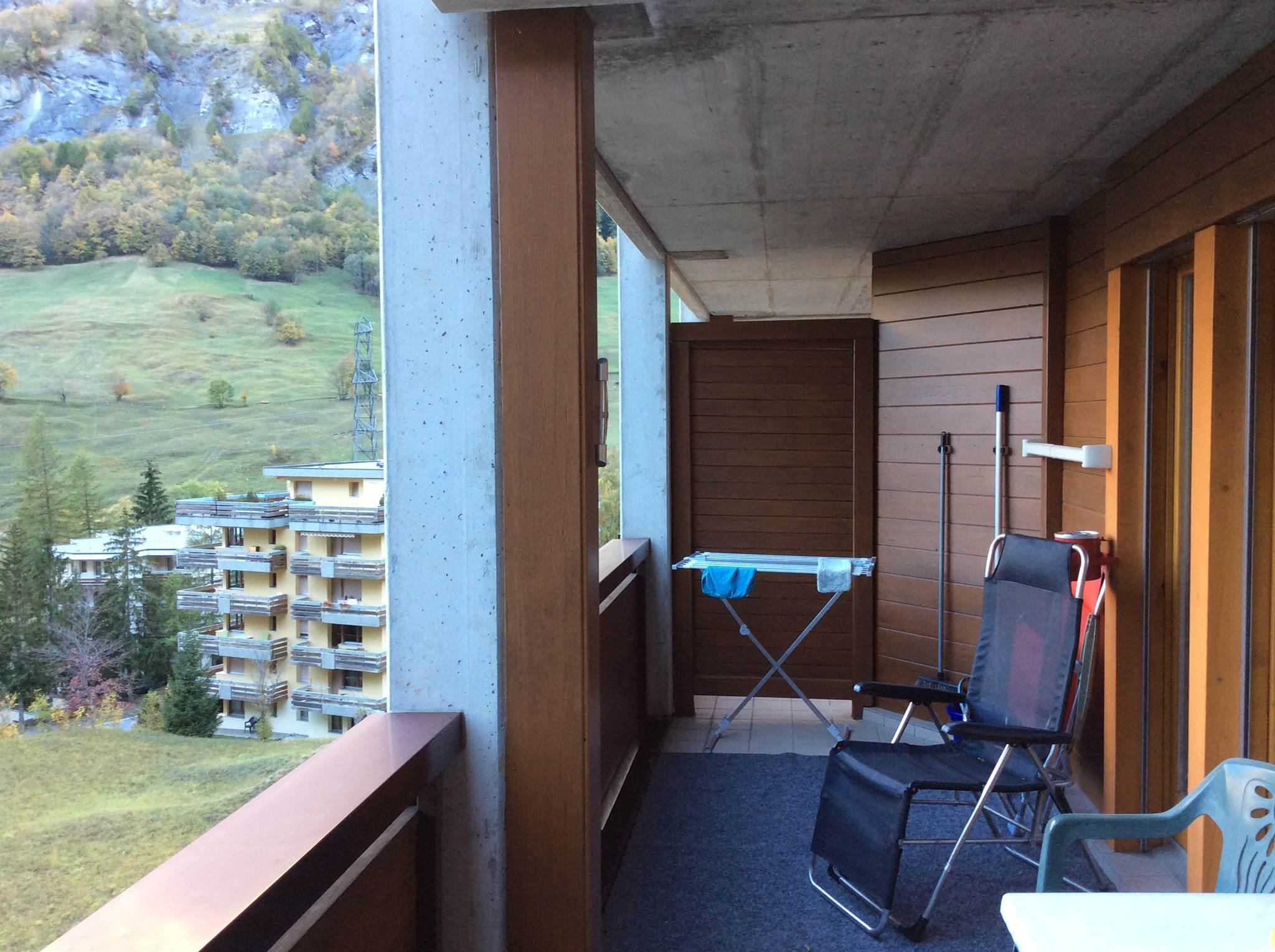 Nadja 10_balkon_a Nadja 10_balkon_a