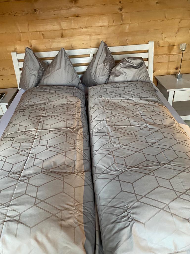 8E6DCAF5-F34C-4FCE-8595-4DE266BD0A45 8E6DCAF5-F34C-4FCE-8595-4DE266BD0A45