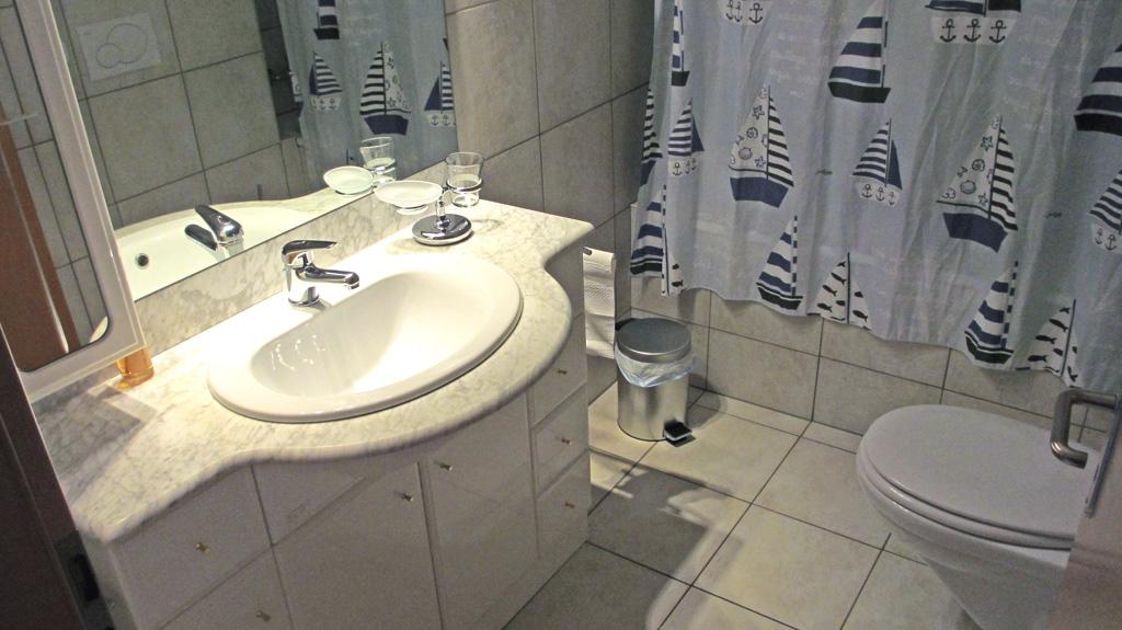 Anessa33_bad-WC Anessa33_bad-WC