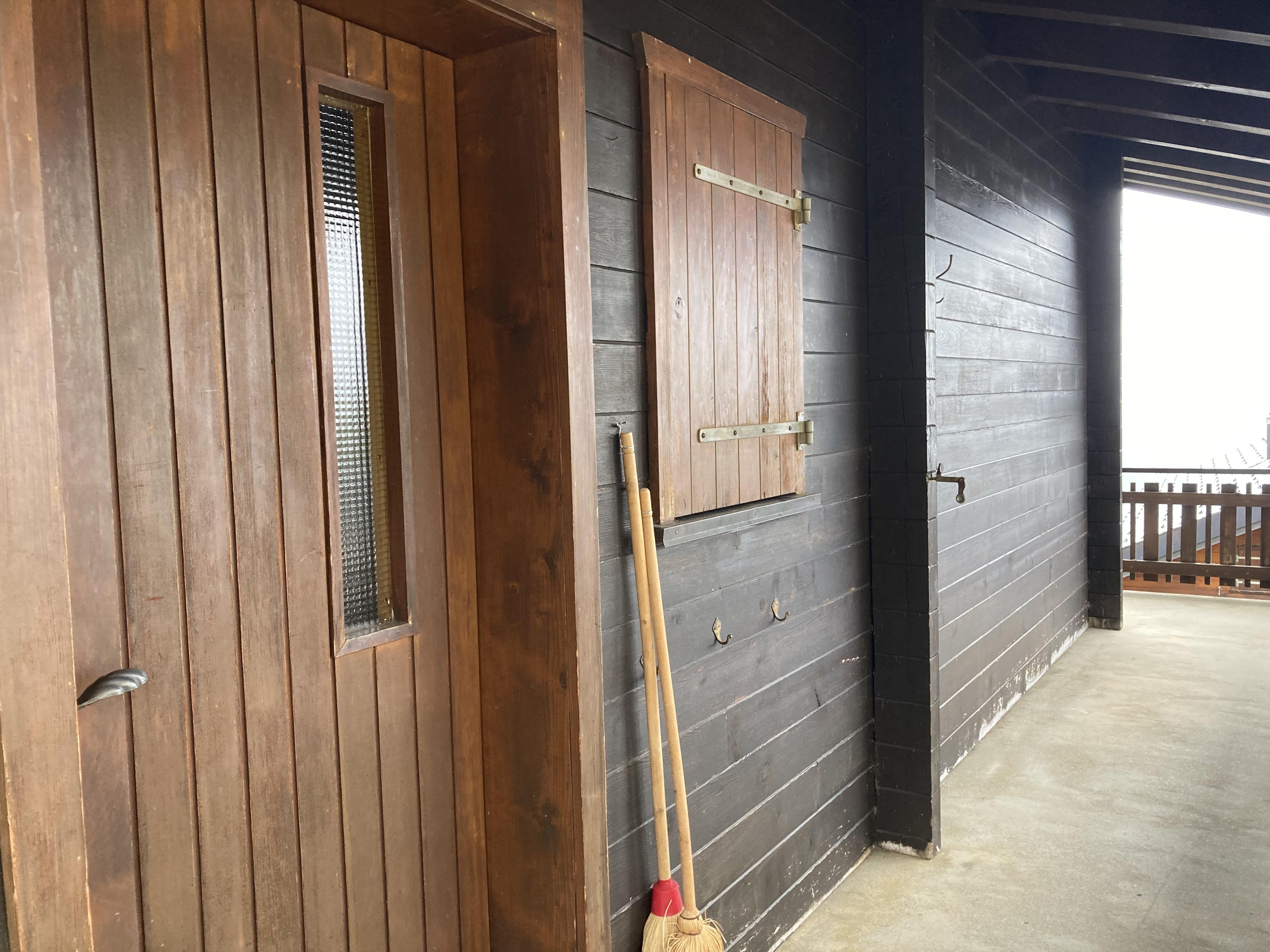 Eingang (1) Eingang (1)