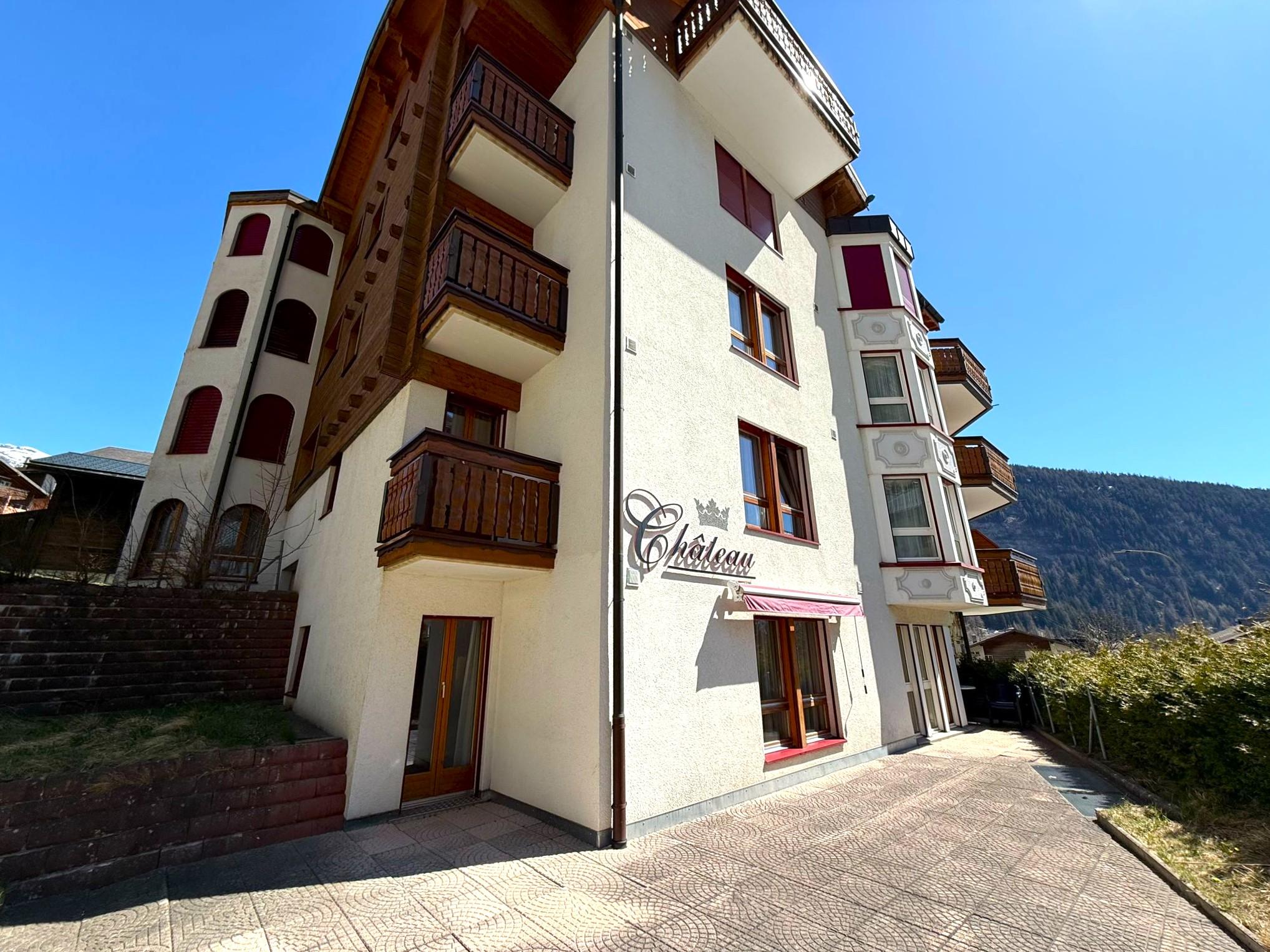 Château  (5) Château  (5)