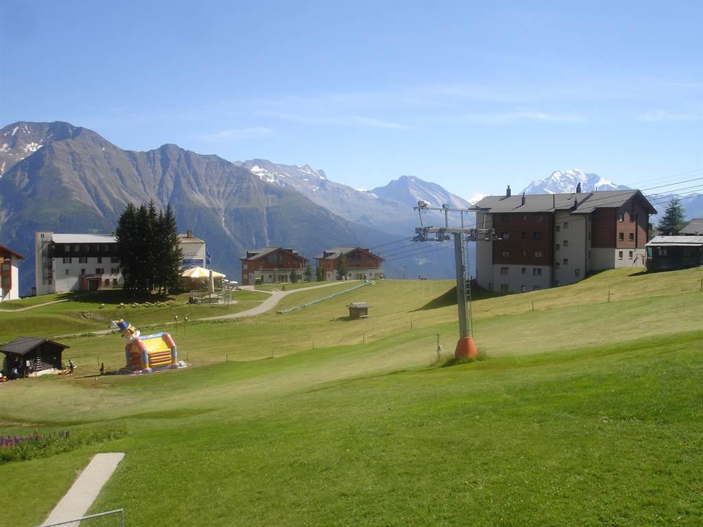 Juni-August 253 Juni-August 253