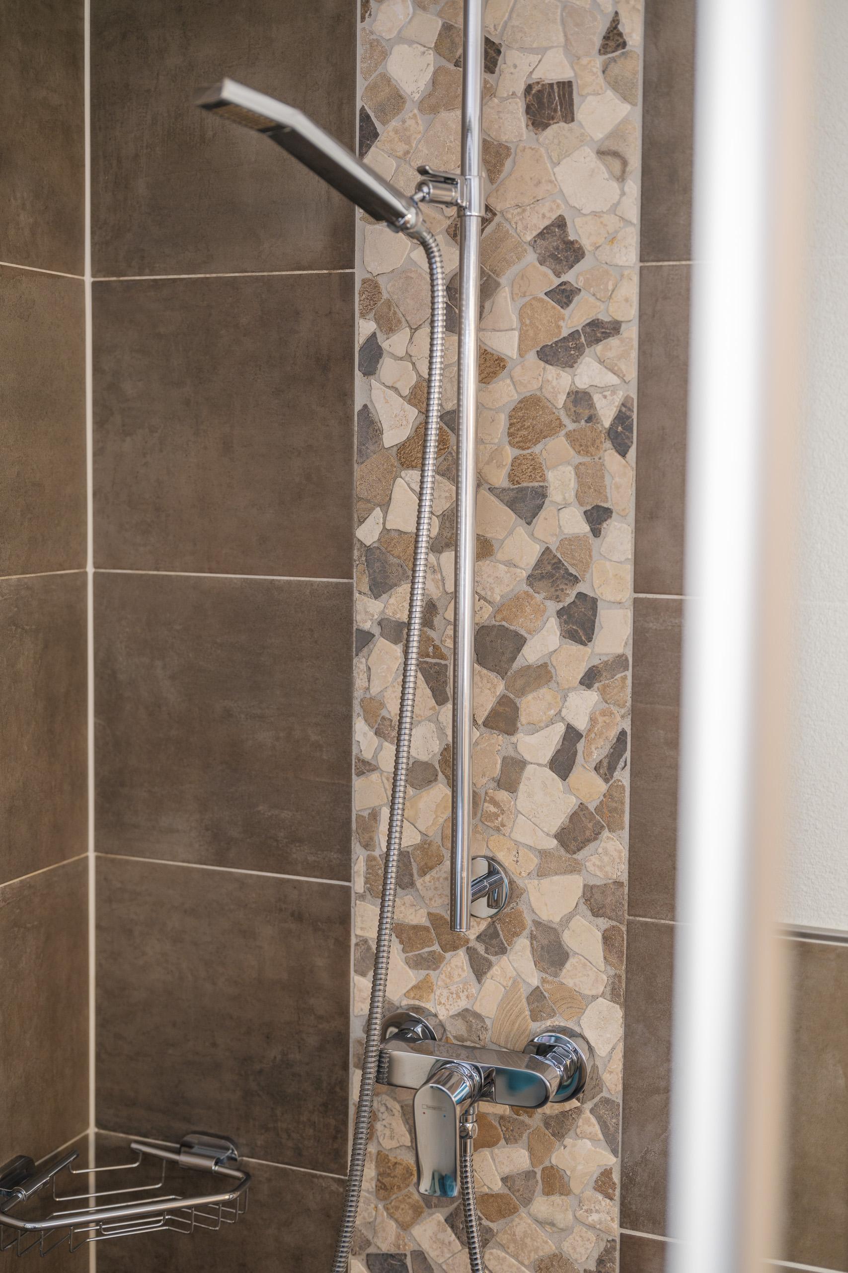 Alpen 5_dusche-WC_c Alpen 5_dusche-WC_c