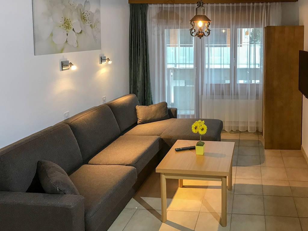 Haus Quelle Saas Grund 3 1/2 Zi-wohnung Wohnen Haus Quelle Saas Grund 3 1/2 Zi-wohnung Wohnen