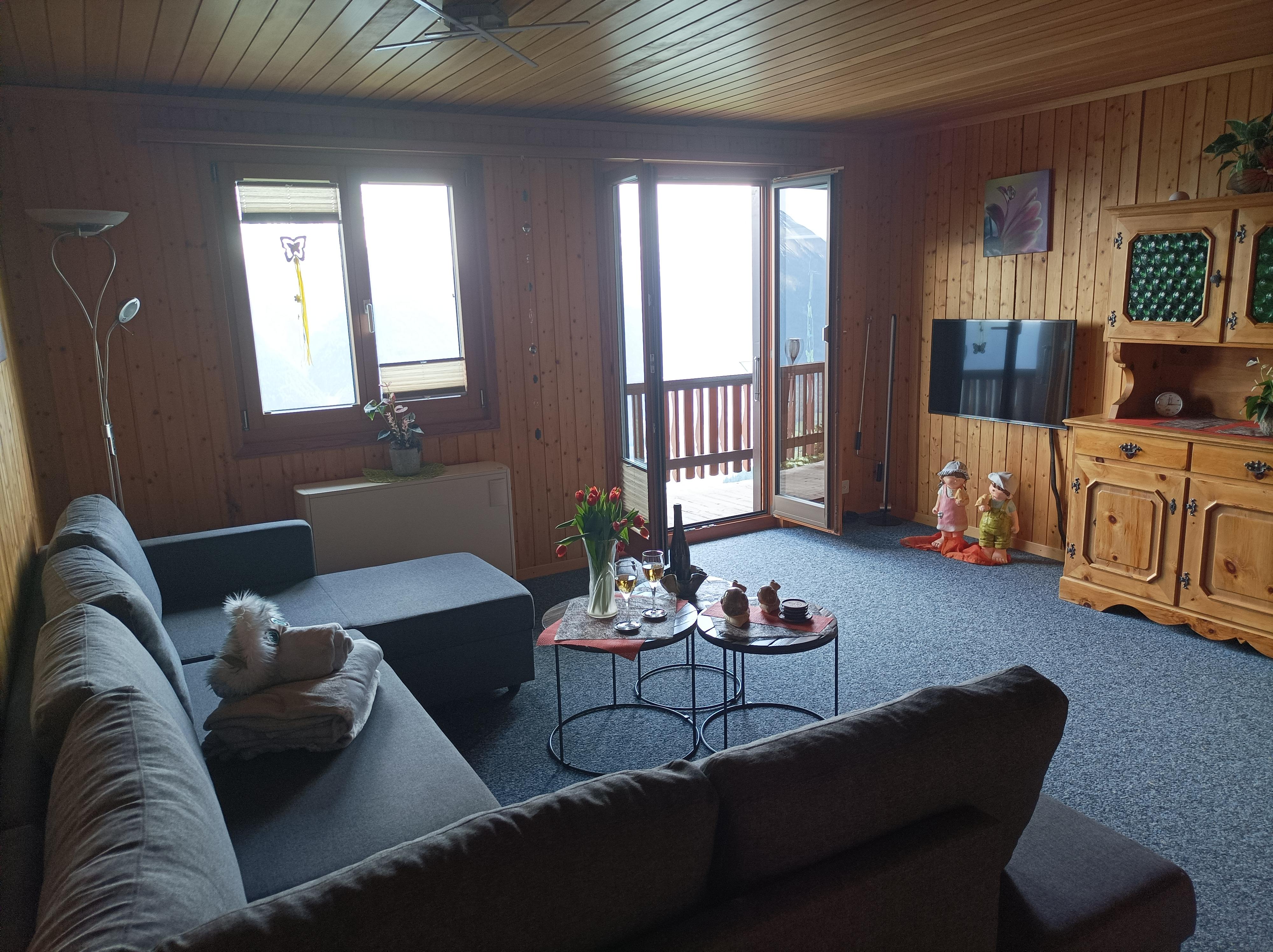 Wohnzimmer zum Verweilen_20220515_150010 Wohnzimmer zum Verweilen_20220515_150010