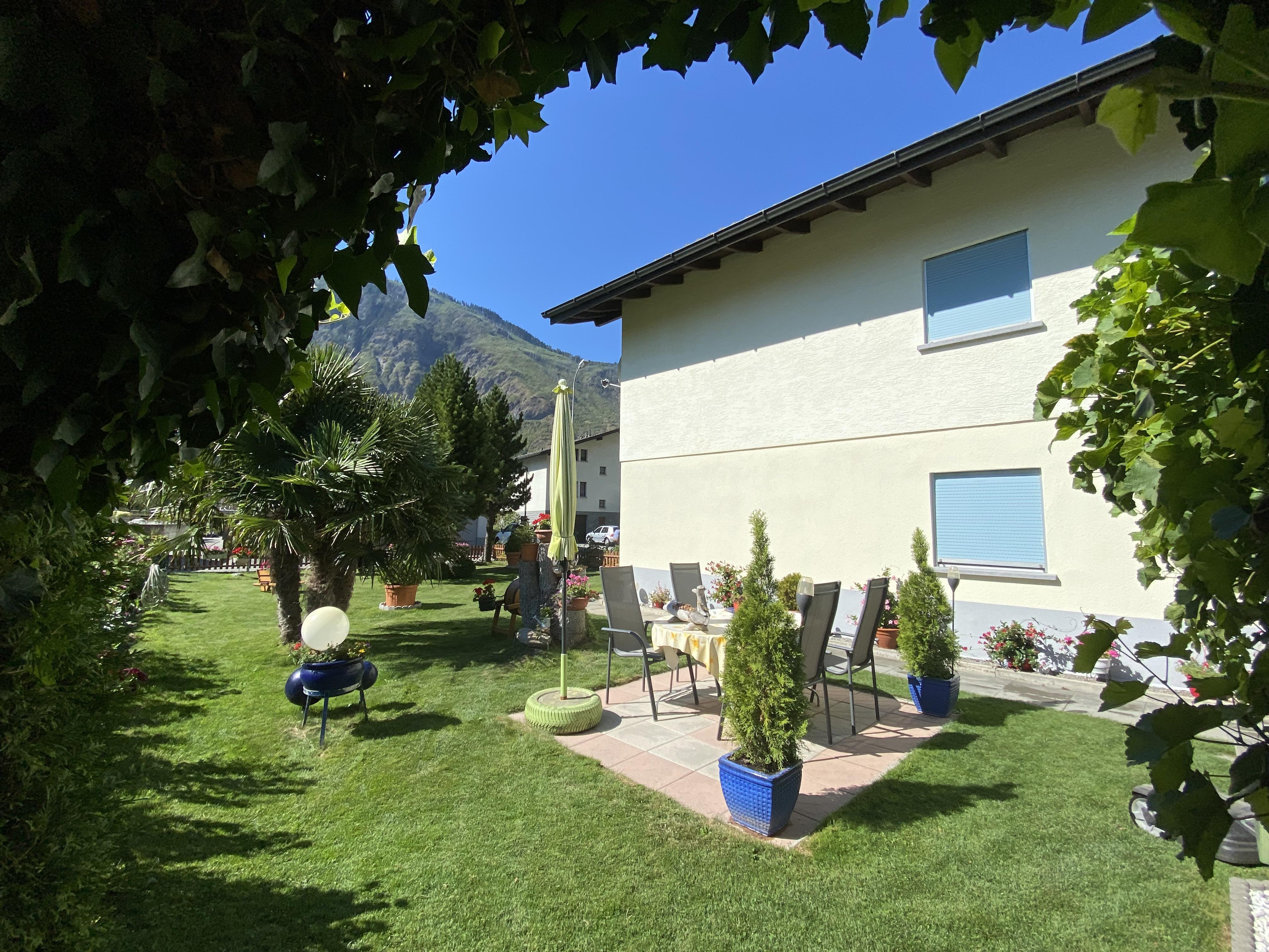 Ungedeckter Sitzplatz Ungedeckter Sitzplatz