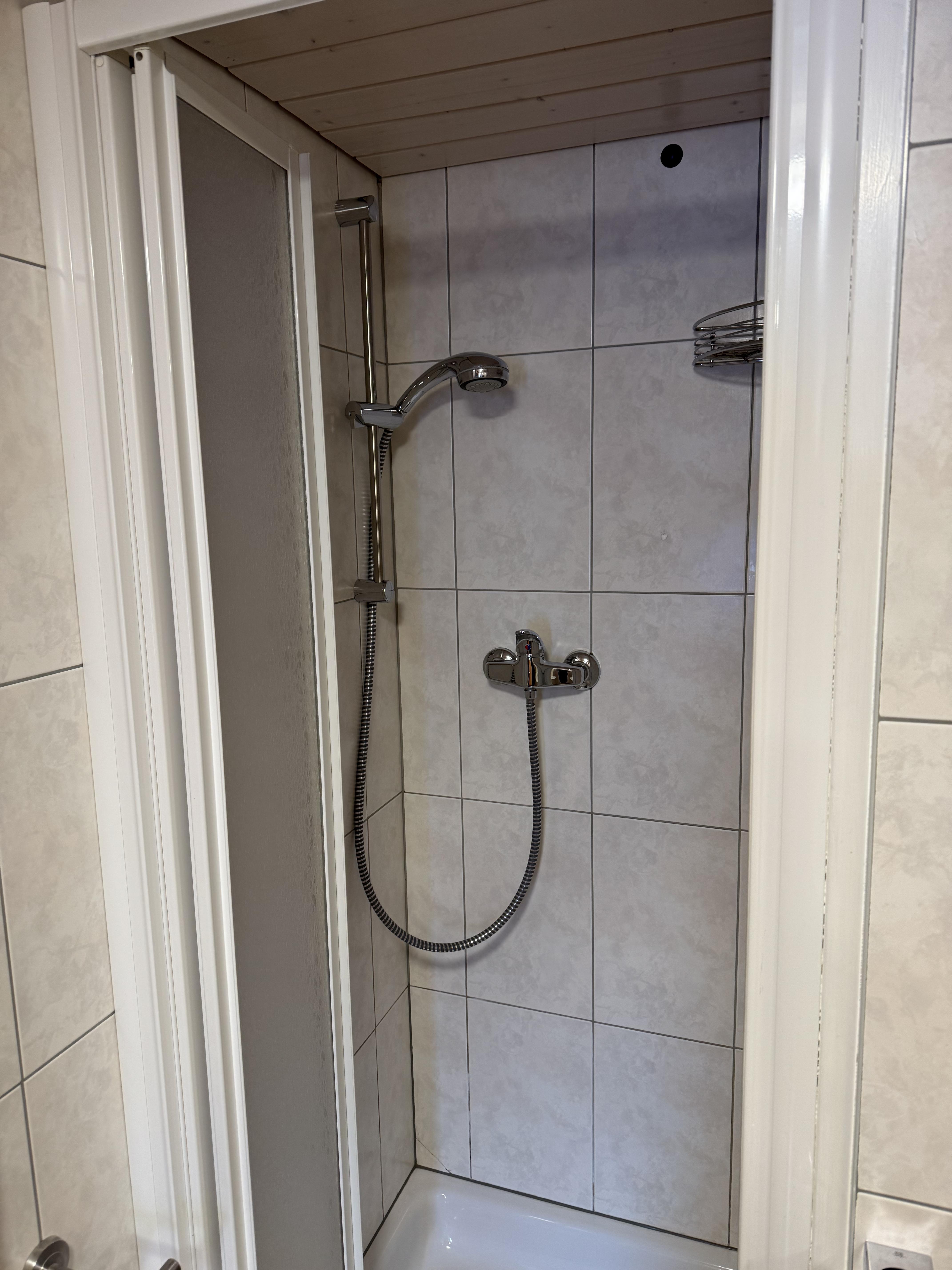 Badezimmer / Dusche Badezimmer / Dusche