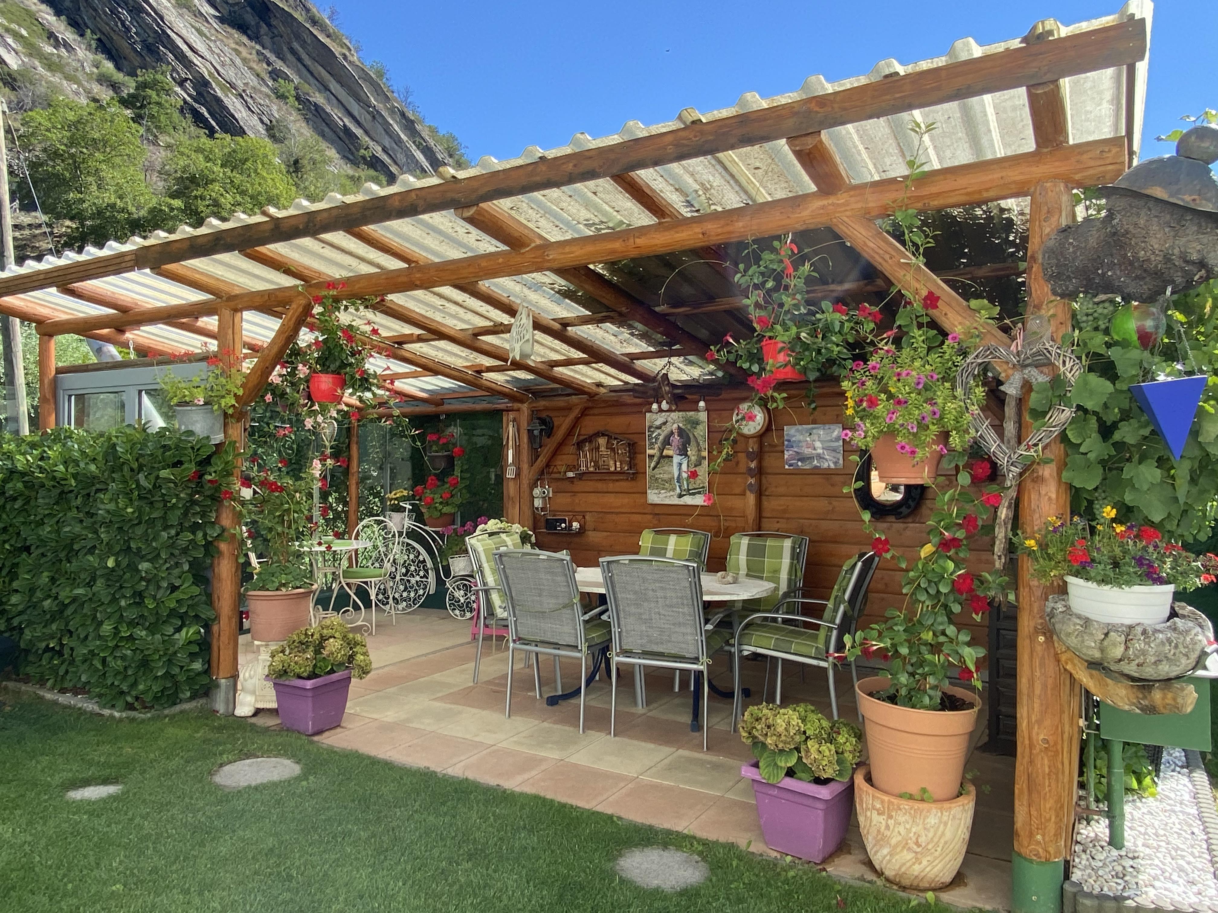 Gedeckter Sitzplatz Gedeckter Sitzplatz