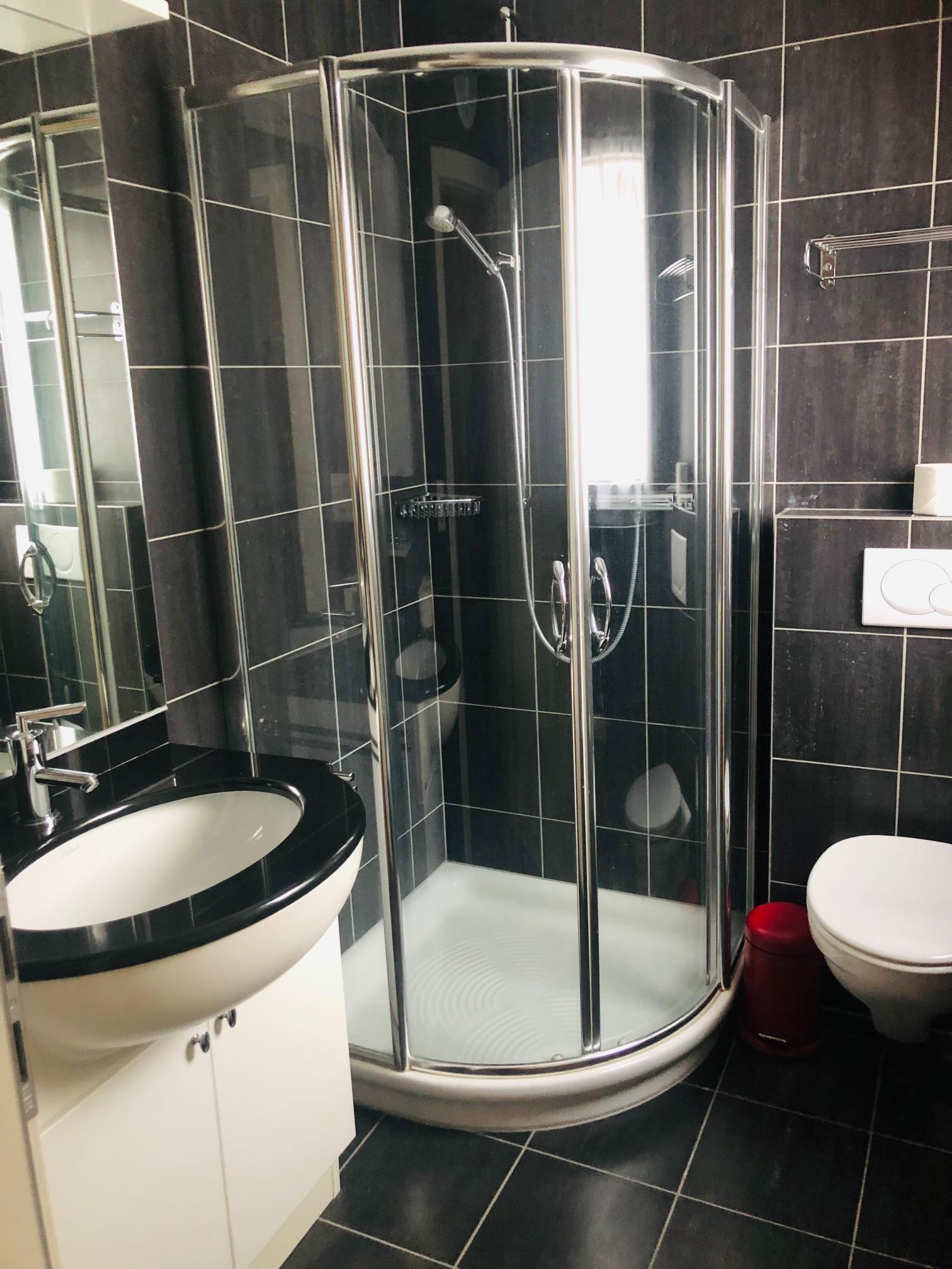 Res-Edelweiss B31_dusche-WC_1 Res-Edelweiss B31_dusche-WC_1