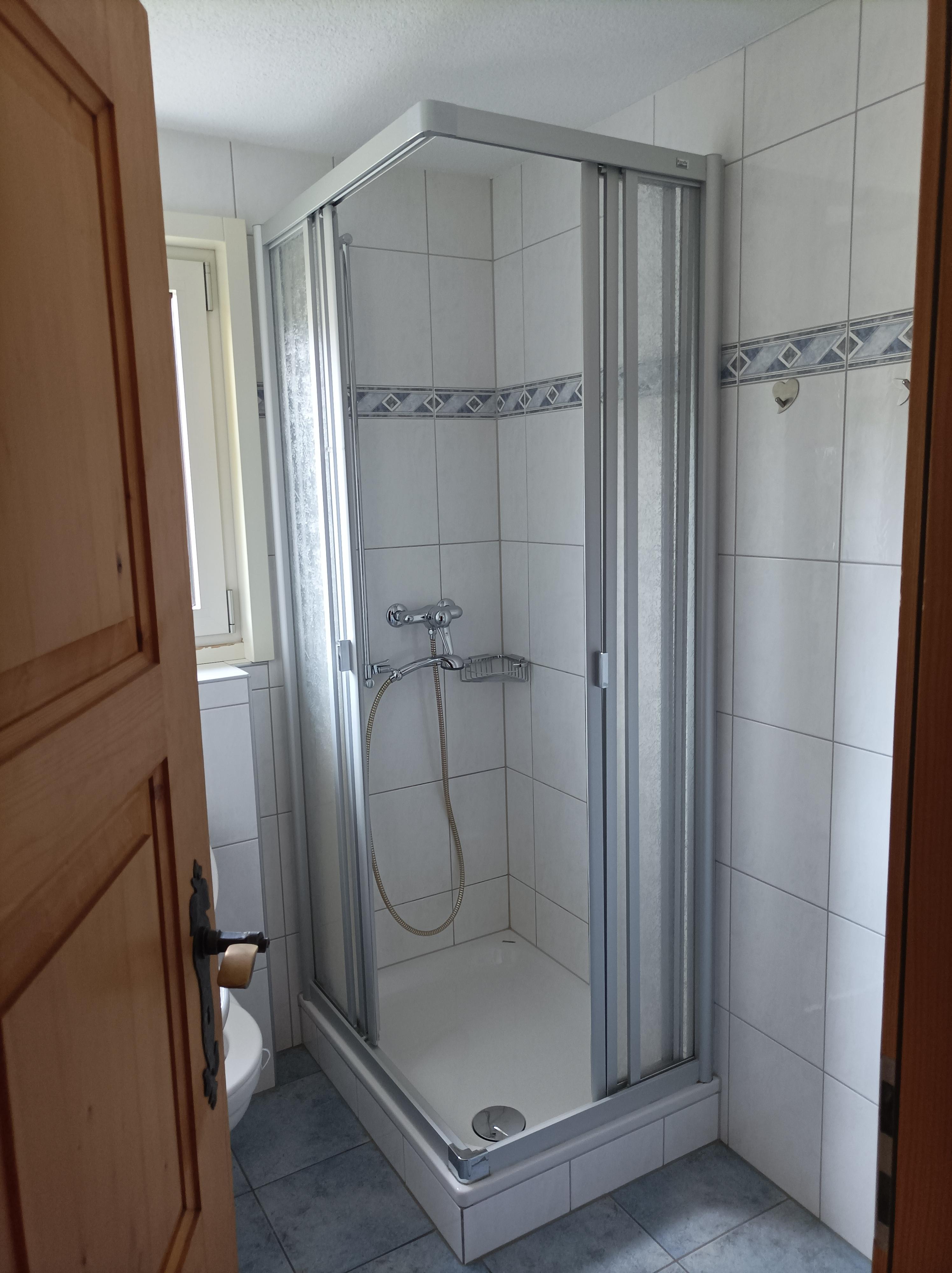 WC/ Dusche_20220515_150127 WC/ Dusche_20220515_150127