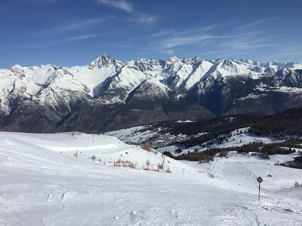 Sicht von Bergstation Sessellift Sicht von Bergstation Sessellift