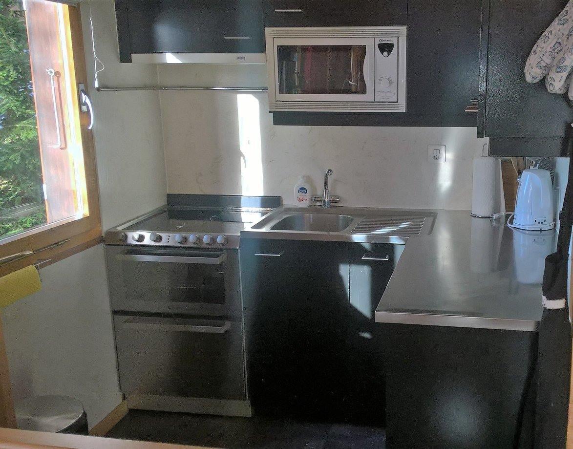 Küche met Kochherz, Backofen und Geschirrspuler Küche met Kochherz, Backofen und Geschirrspuler