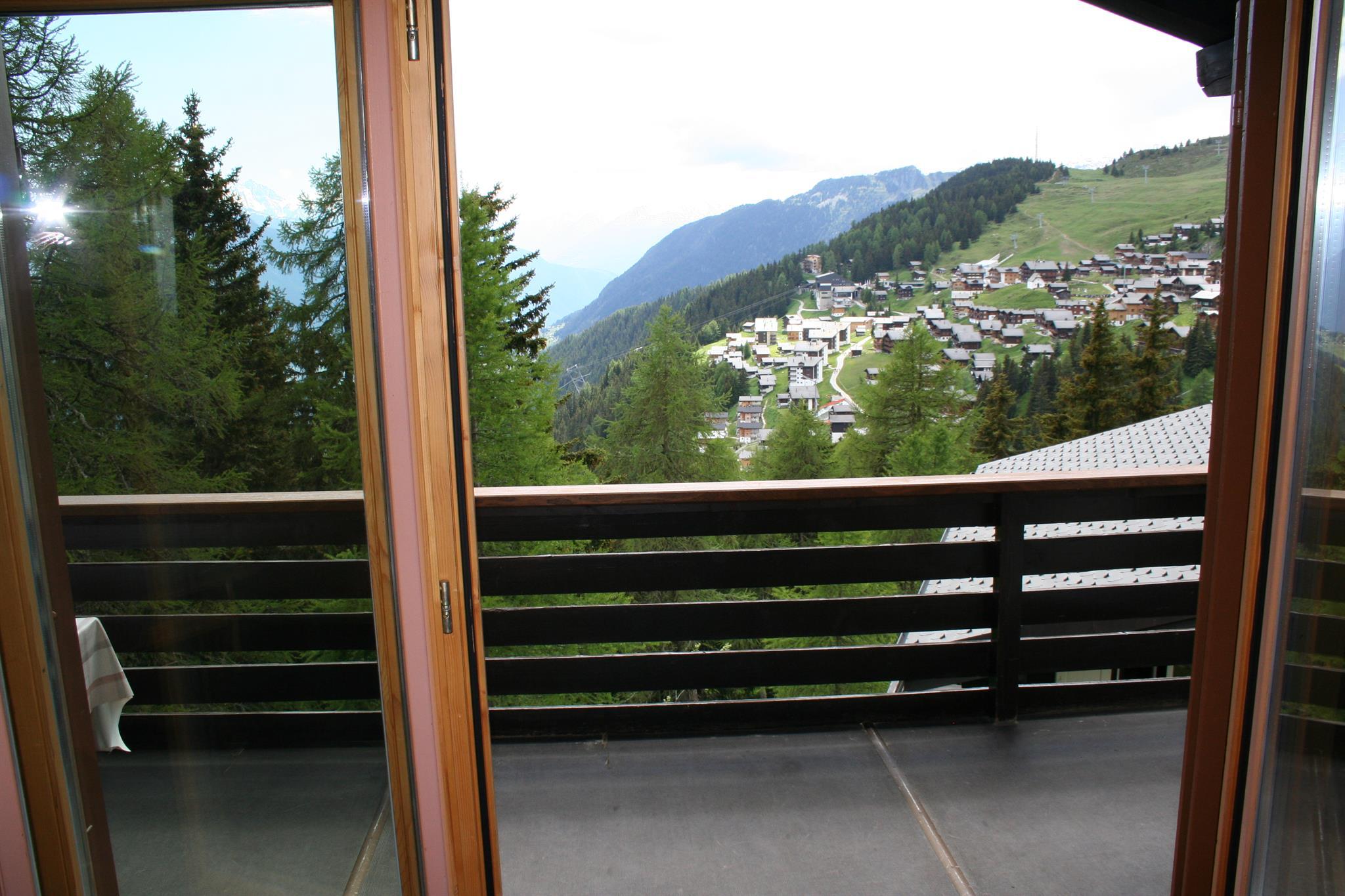 Tilly 2 Blick vom Balkon Richtung Bettmeralp Tilly 2 Blick vom Balkon Richtung Bettmeralp