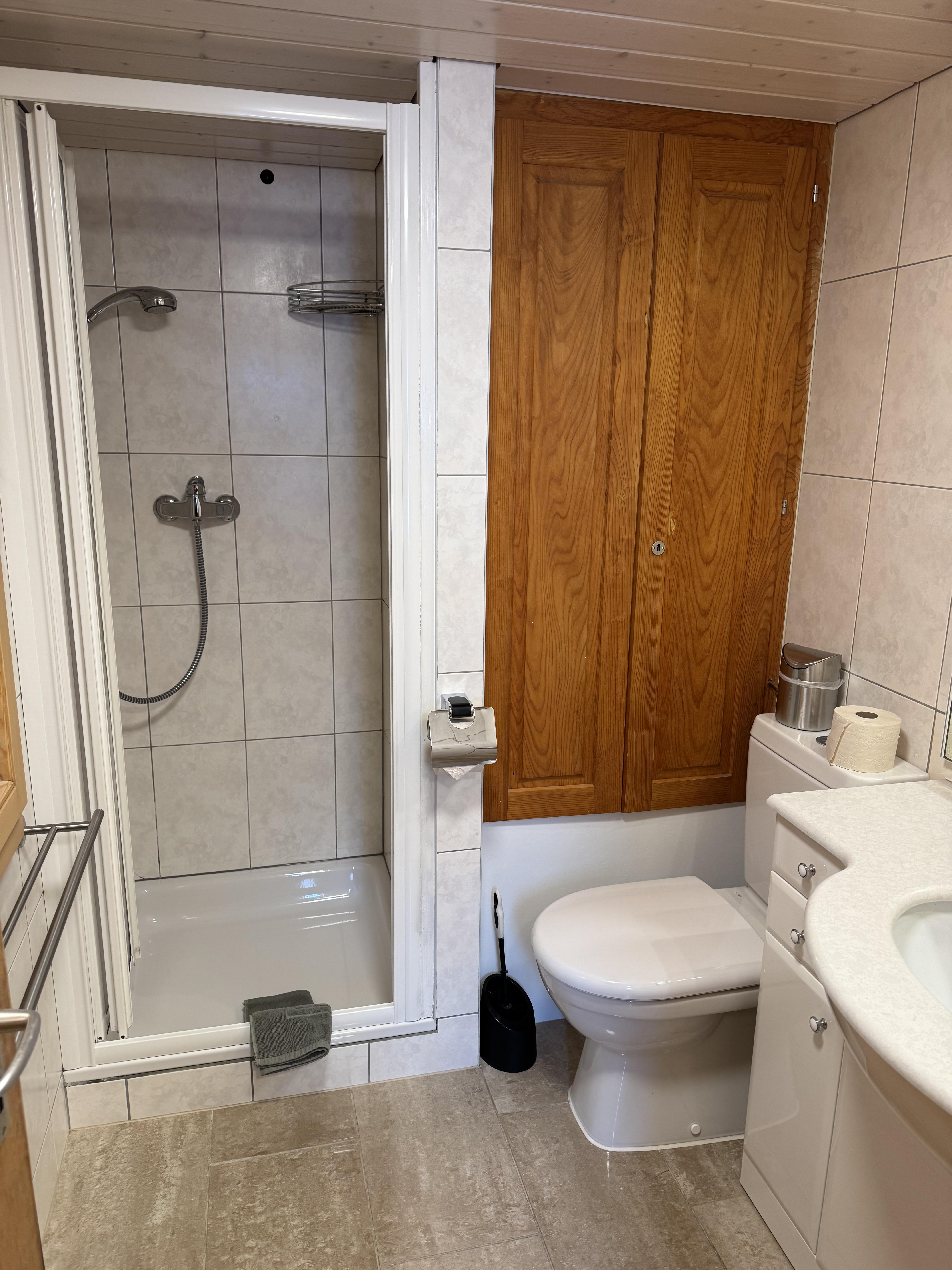 Badezimmer / Dusche Badezimmer / Dusche