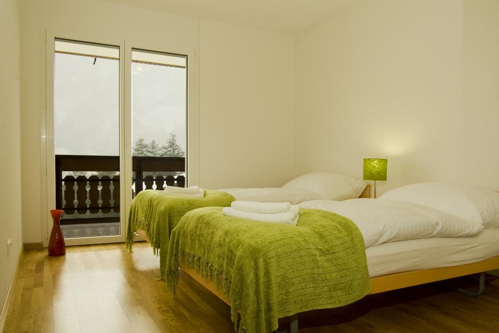 Doppelzimmer Zugang zum Balkon hell Doppelzimmer Zugang zum Balkon hell