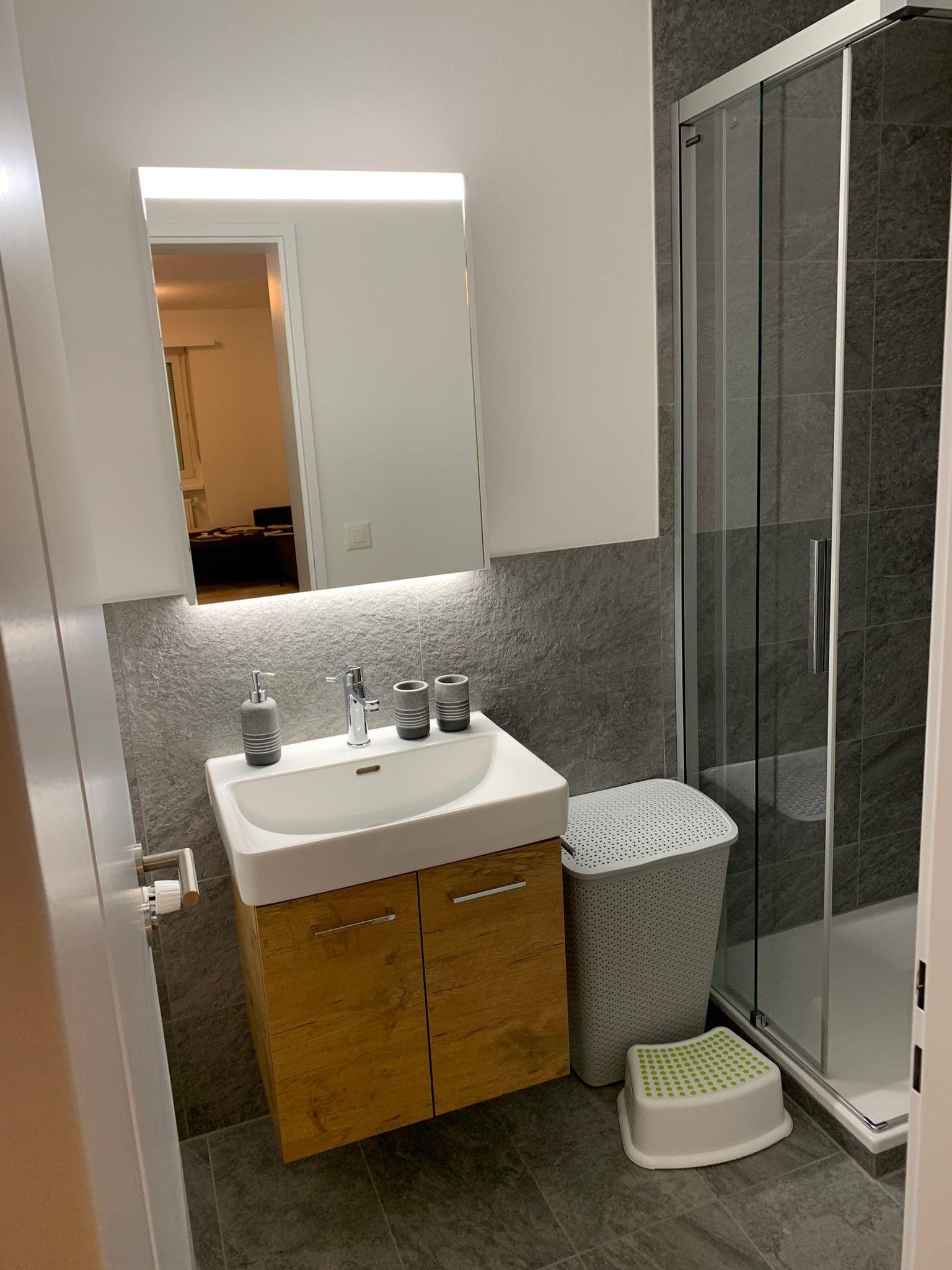 Perle 1_dusche-WC_1 Perle 1_dusche-WC_1