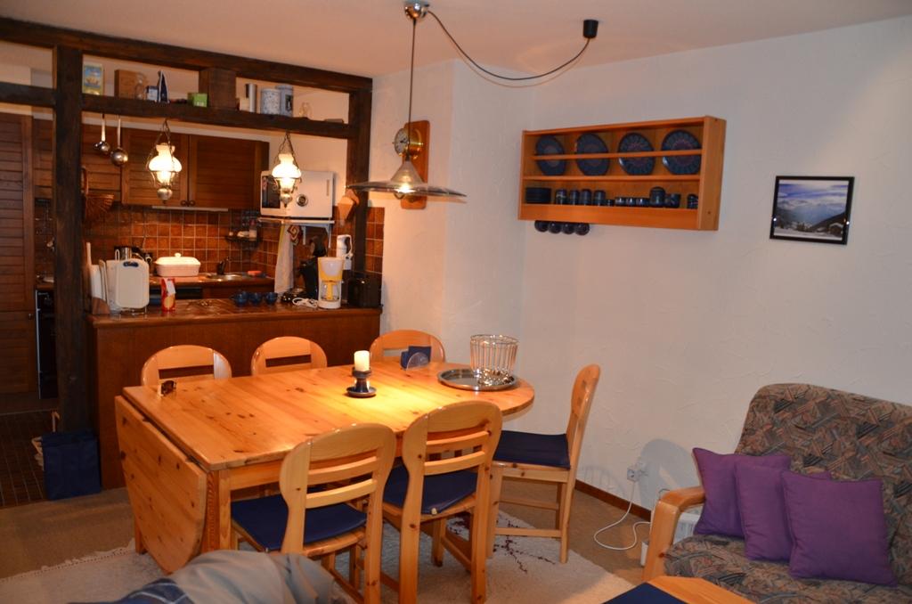 Küche und Esstisch Küche und Esstisch