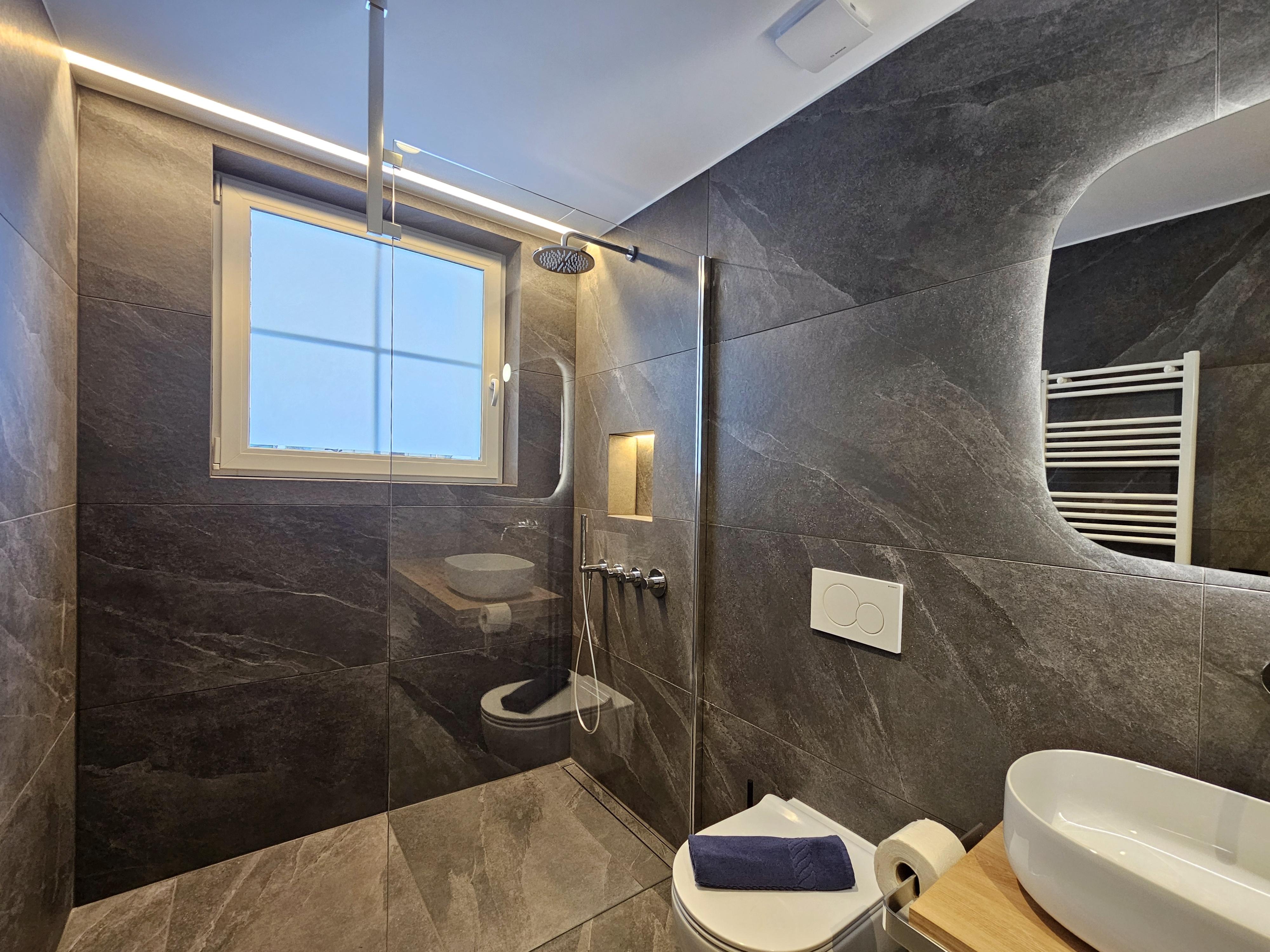 1000115749_edited 1000115749_edited