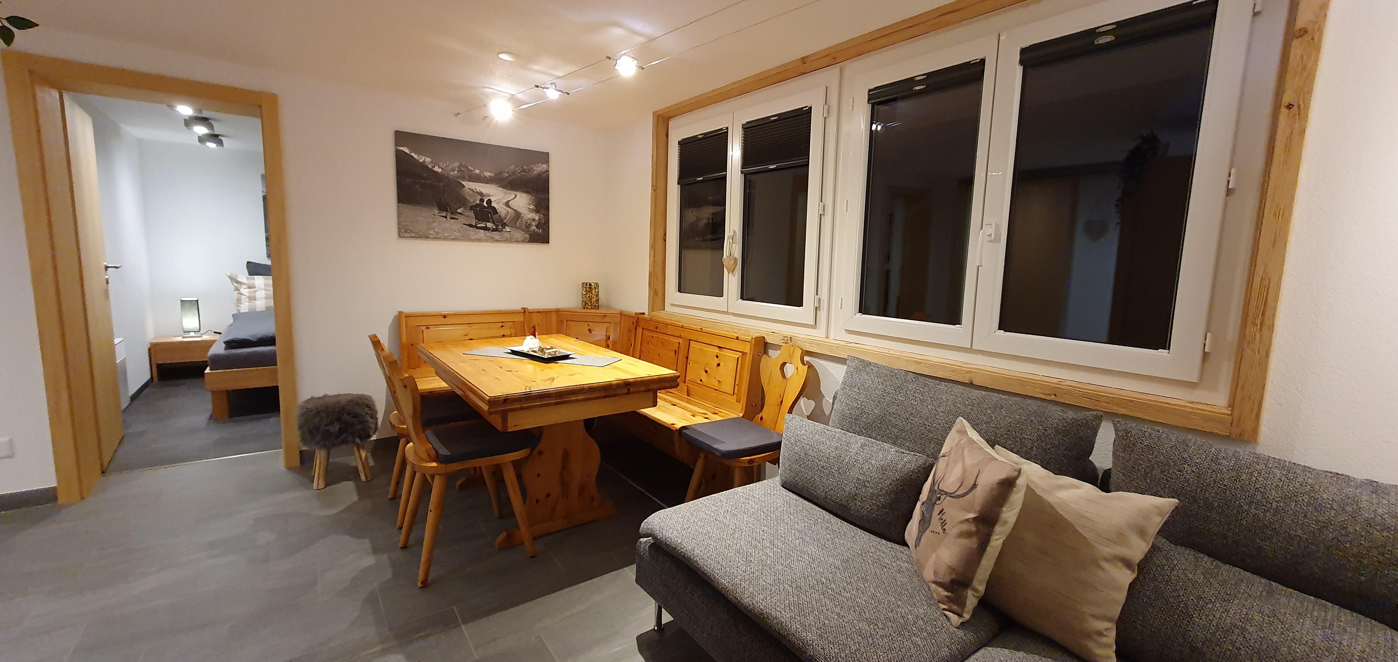 Wohnbereich mit Essecke Wohnbereich mit Essecke