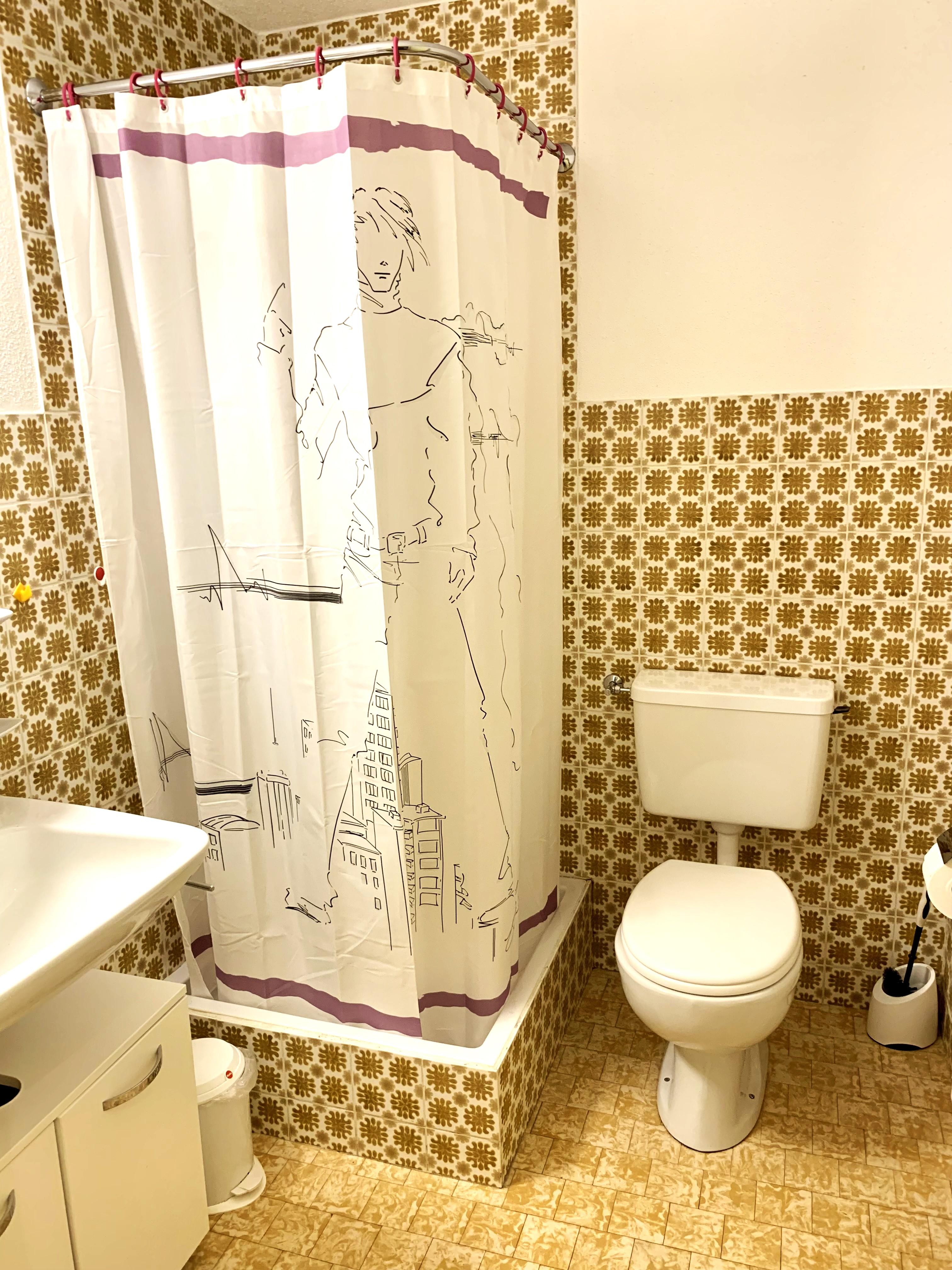 Holiday 94_dusche-WC Holiday 94_dusche-WC