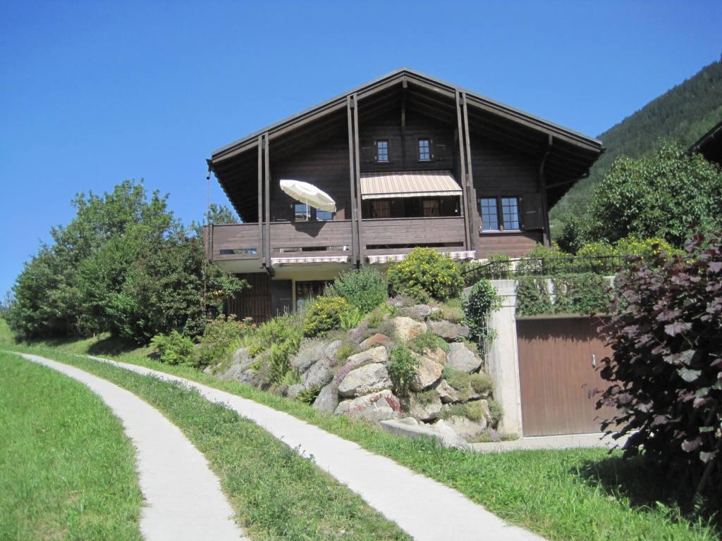 Haus mit Garage Haus mit Garage