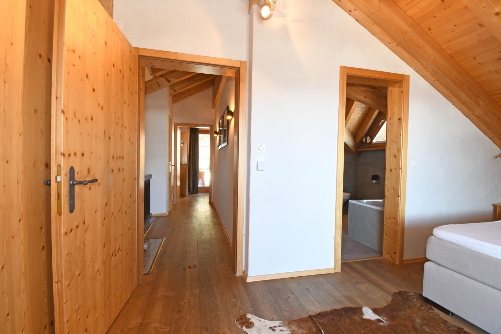 Wilhelm Tell OG Ost - 1. Schlafzimmer (2. Stk.) Wilhelm Tell OG Ost - 1. Schlafzimmer (2. Stk.)