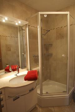 AmbassadorA32_bad-dusche-WC_1 AmbassadorA32_bad-dusche-WC_1