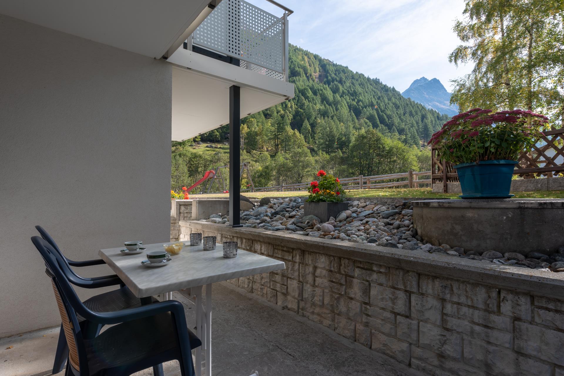 1-Zimmerwohnung - Terrasse Richtung Süden 1-Zimmerwohnung - Terrasse Richtung Süden