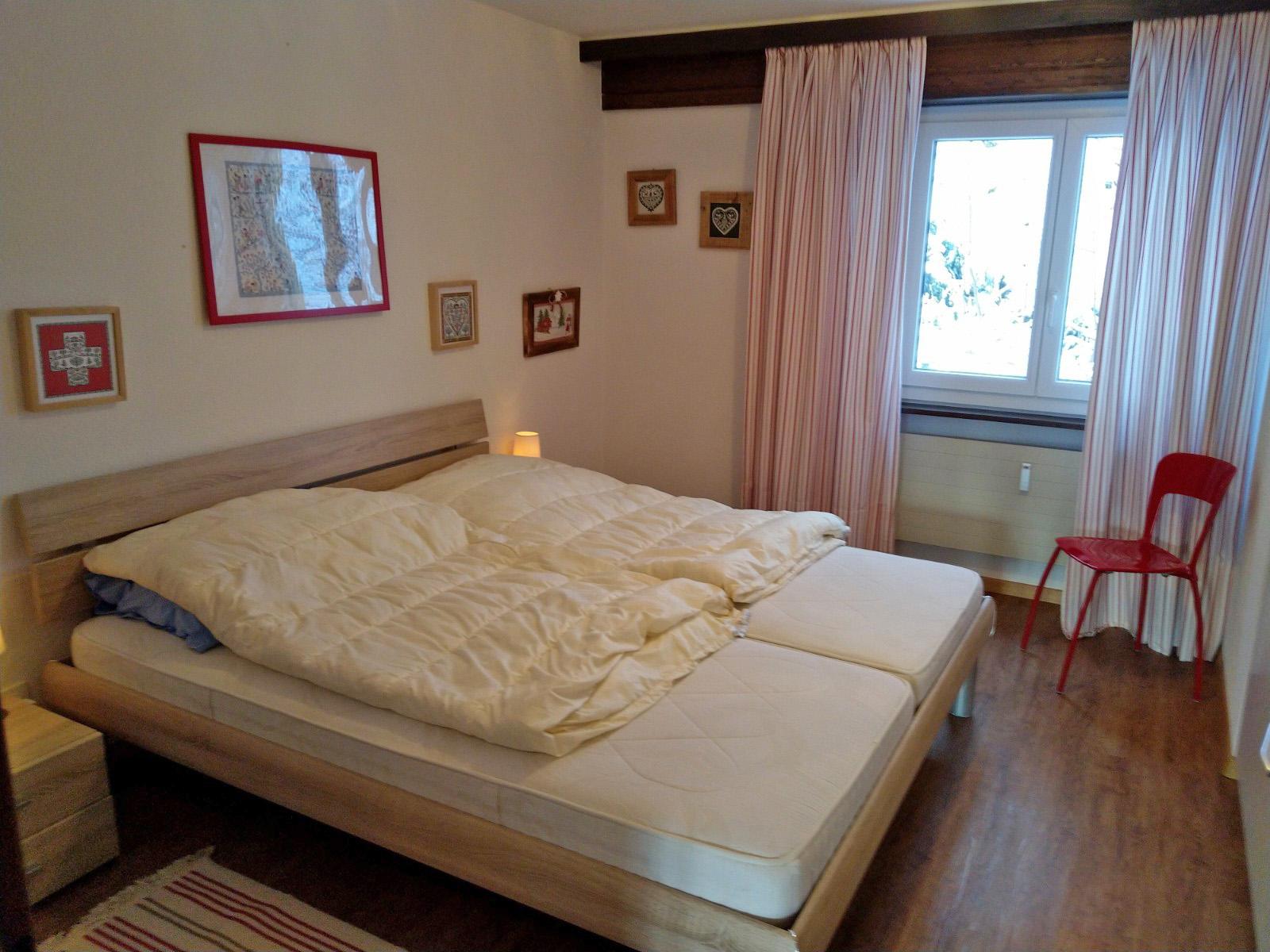 Lärchenwald 1808_schlafen_1a Lärchenwald 1808_schlafen_1a