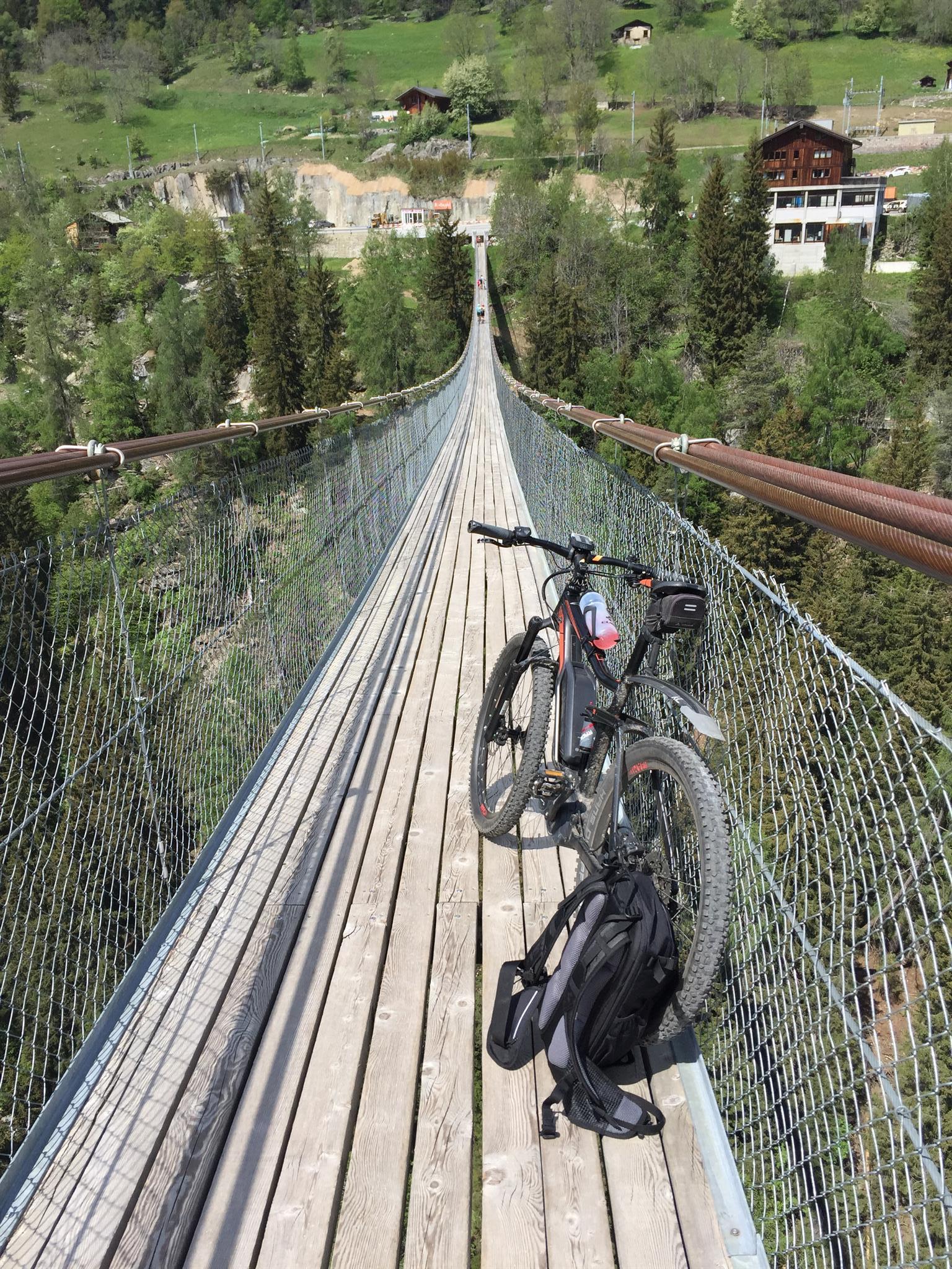 Velotour zur Hängebrücke Mühlebach Velotour zur Hängebrücke Mühlebach
