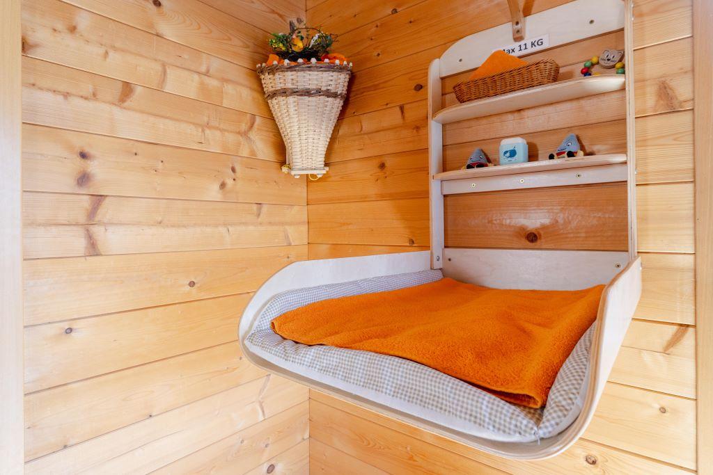 Ch.Regenbogen_Wickeltisch Ch.Regenbogen_Wickeltisch