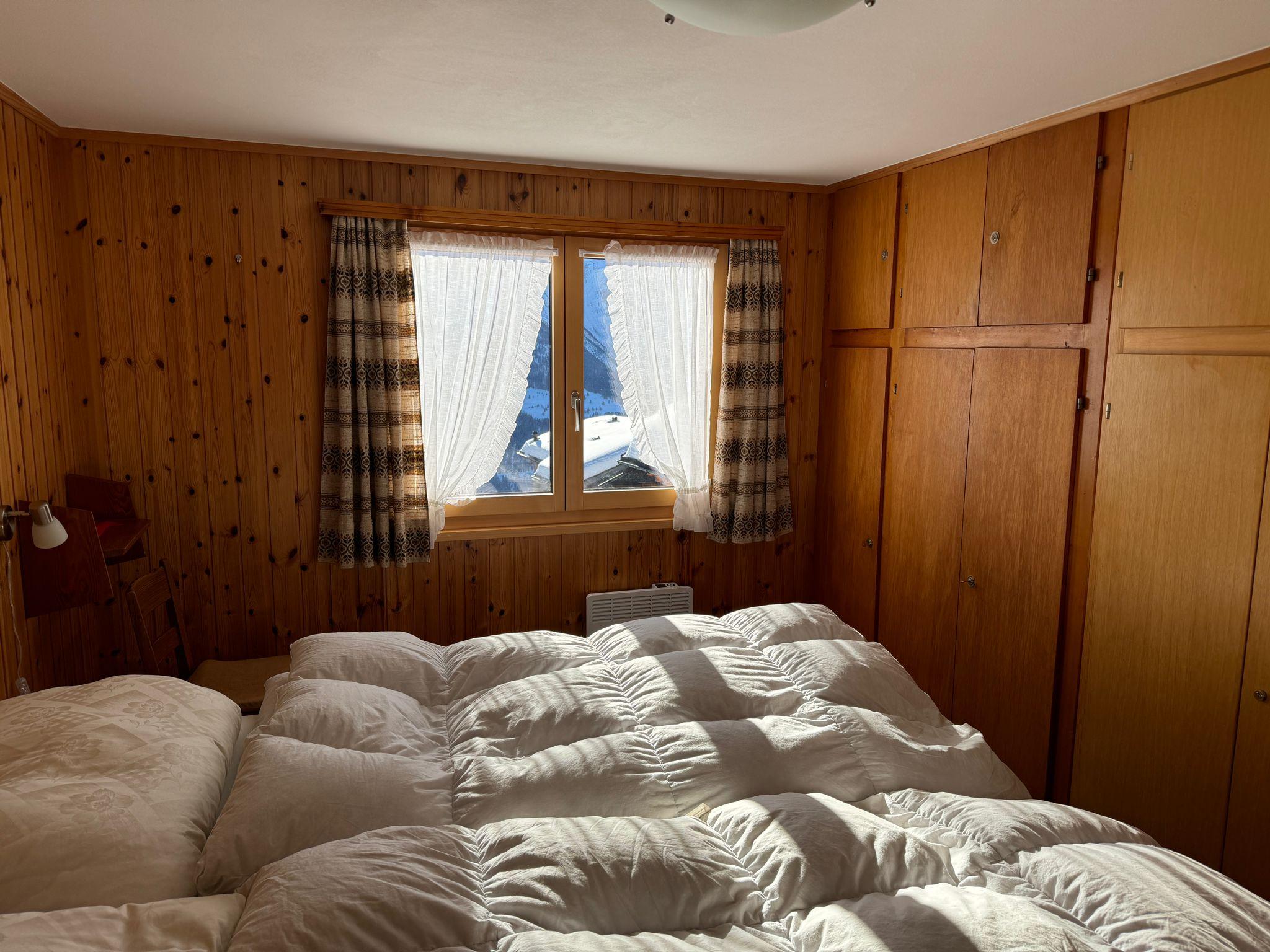 1000043736 1000043736