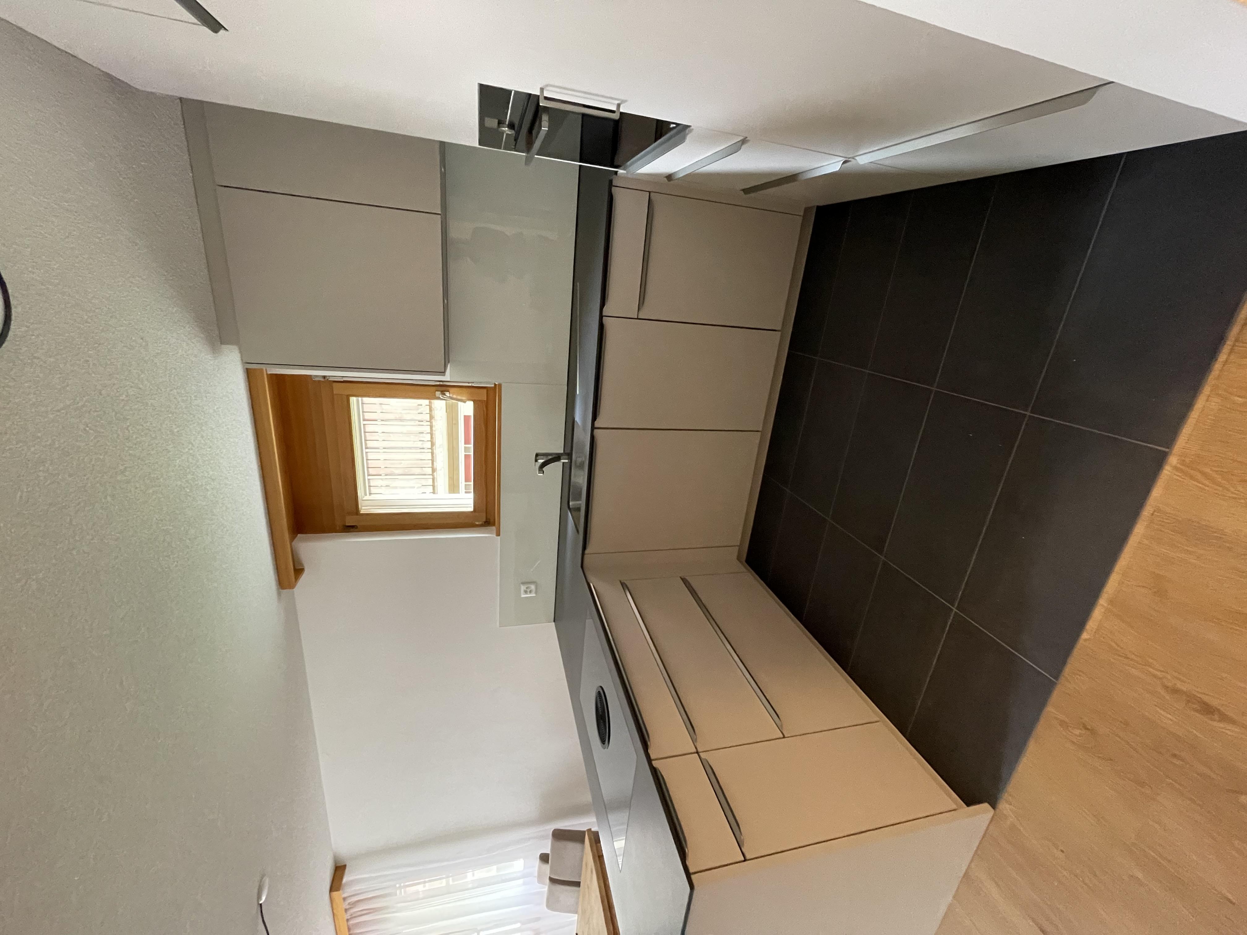 Küche mit Geschirrspüler Küche mit Geschirrspüler