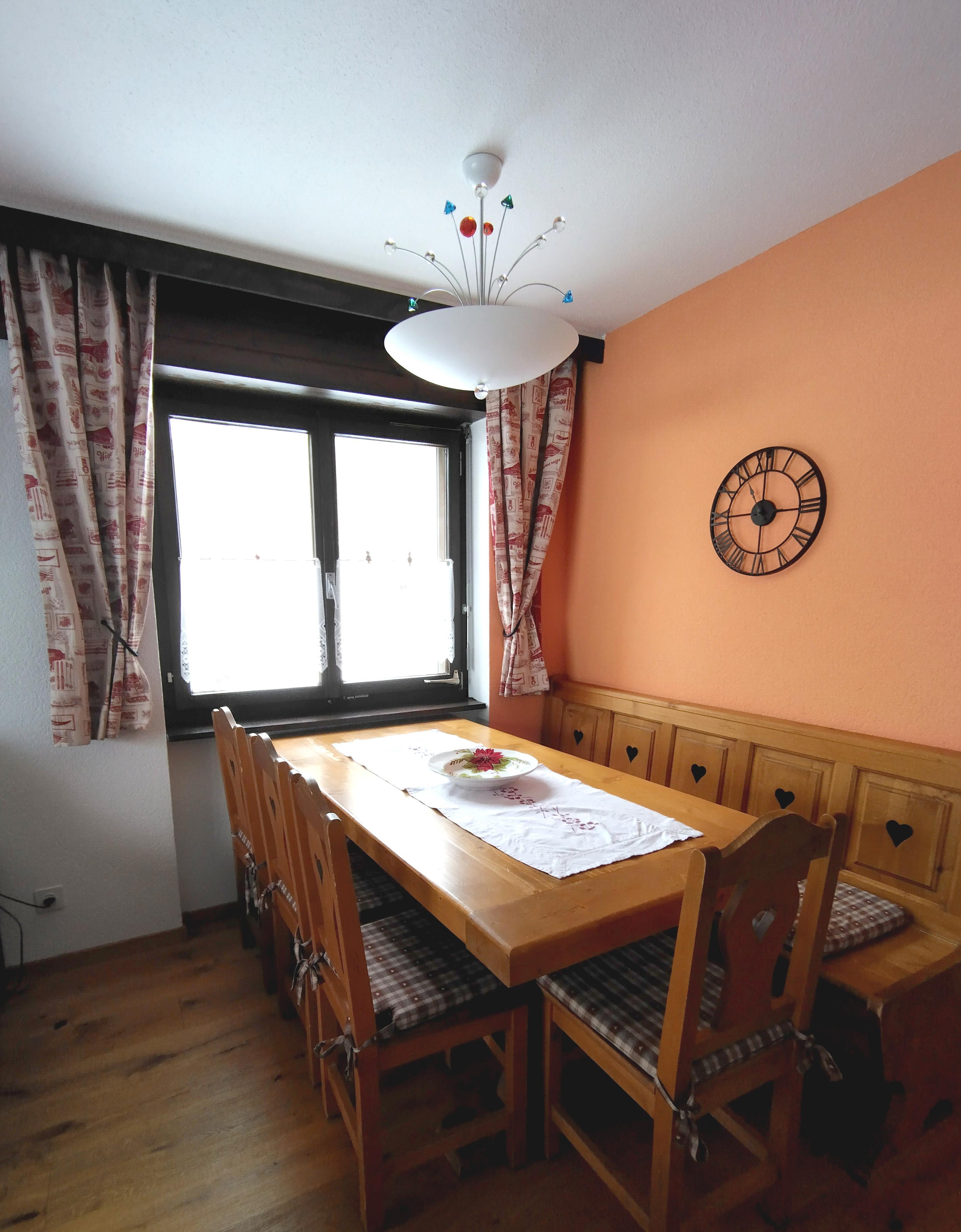 Lärchenwald 1708_essen_b Lärchenwald 1708_essen_b